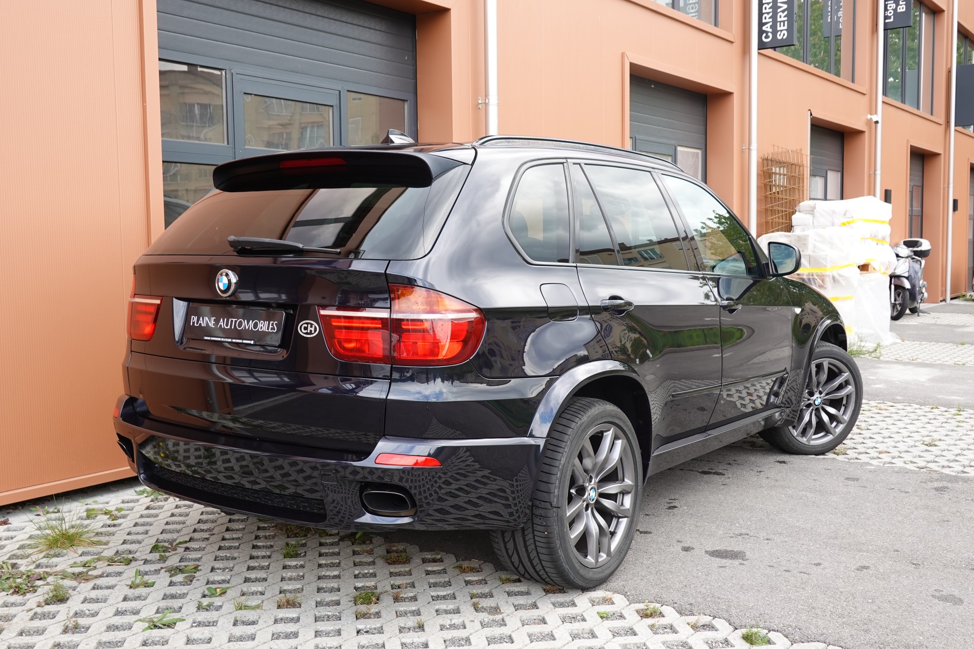 BMW X5 xDrive M50d "* CH Auto * Pack M * Caméra de Recul * Volant M * Sièges Sport Elect. Mém * Navigation Profess *"-image-7