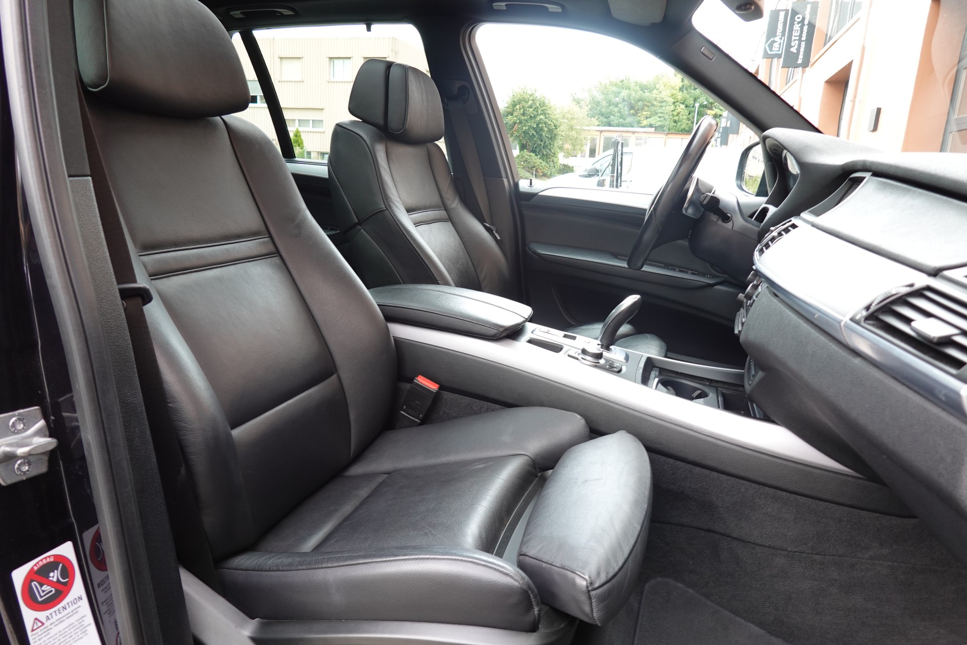 BMW X5 xDrive M50d "* CH Auto * Pack M * Caméra de Recul * Volant M * Sièges Sport Elect. Mém * Navigation Profess *"-image-23