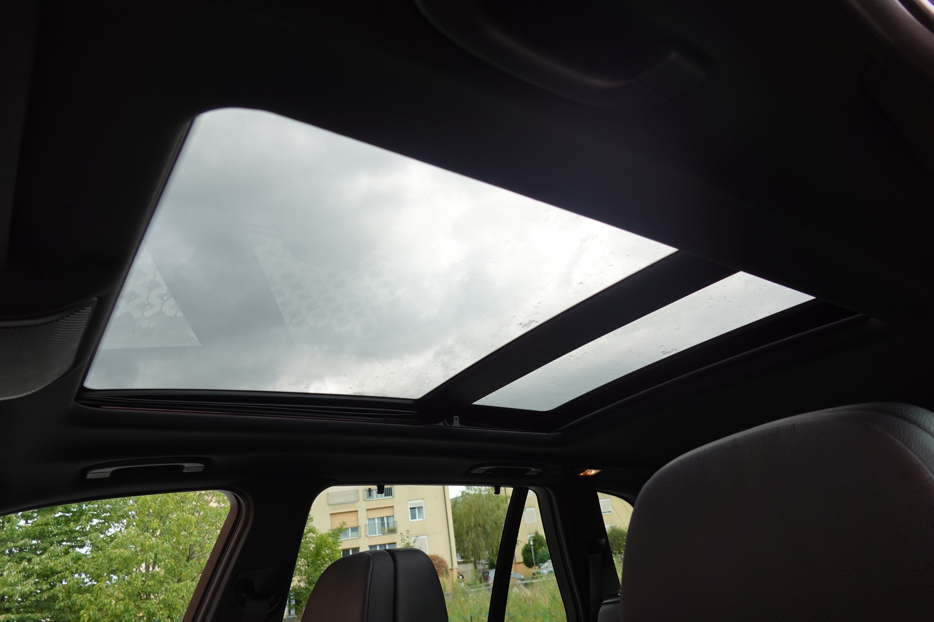 BMW X5 xDrive M50d "* CH Auto * Pack M * Caméra de Recul * Volant M * Sièges Sport Elect. Mém * Navigation Profess *"-image-24