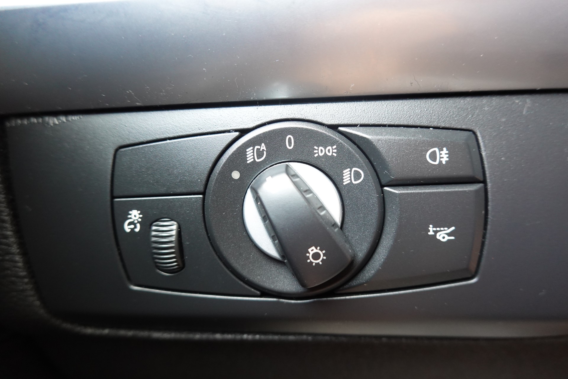 BMW X5 xDrive M50d "* CH Auto * Pack M * Caméra de Recul * Volant M * Sièges Sport Elect. Mém * Navigation Profess *"-image-15