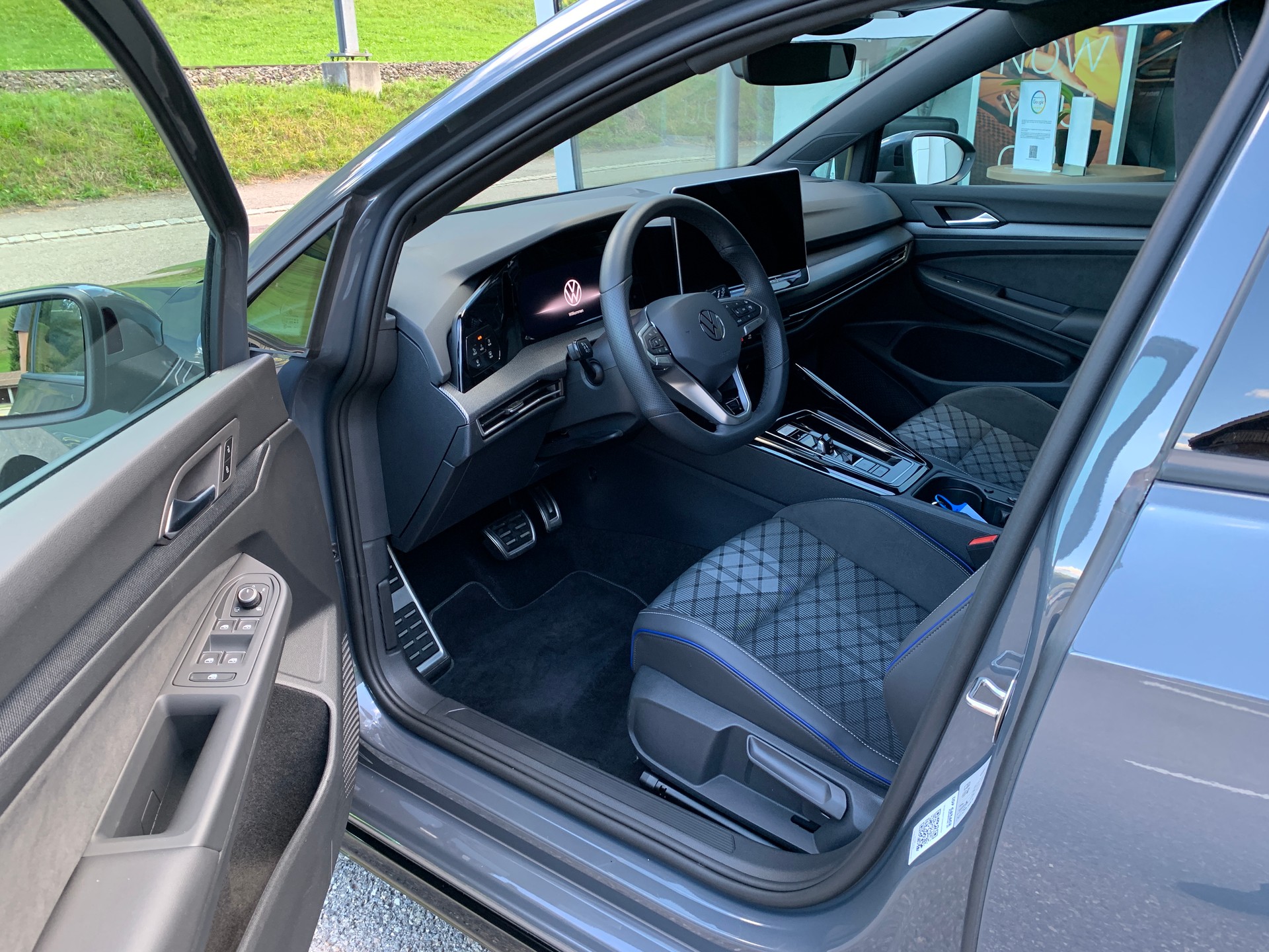 VW Golf 1.5 e TSI mHEV R-Line DSG-image-7