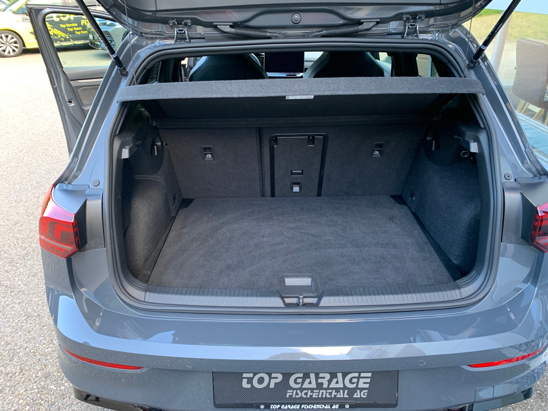 VW Golf 1.5 e TSI mHEV R-Line DSG-image-17
