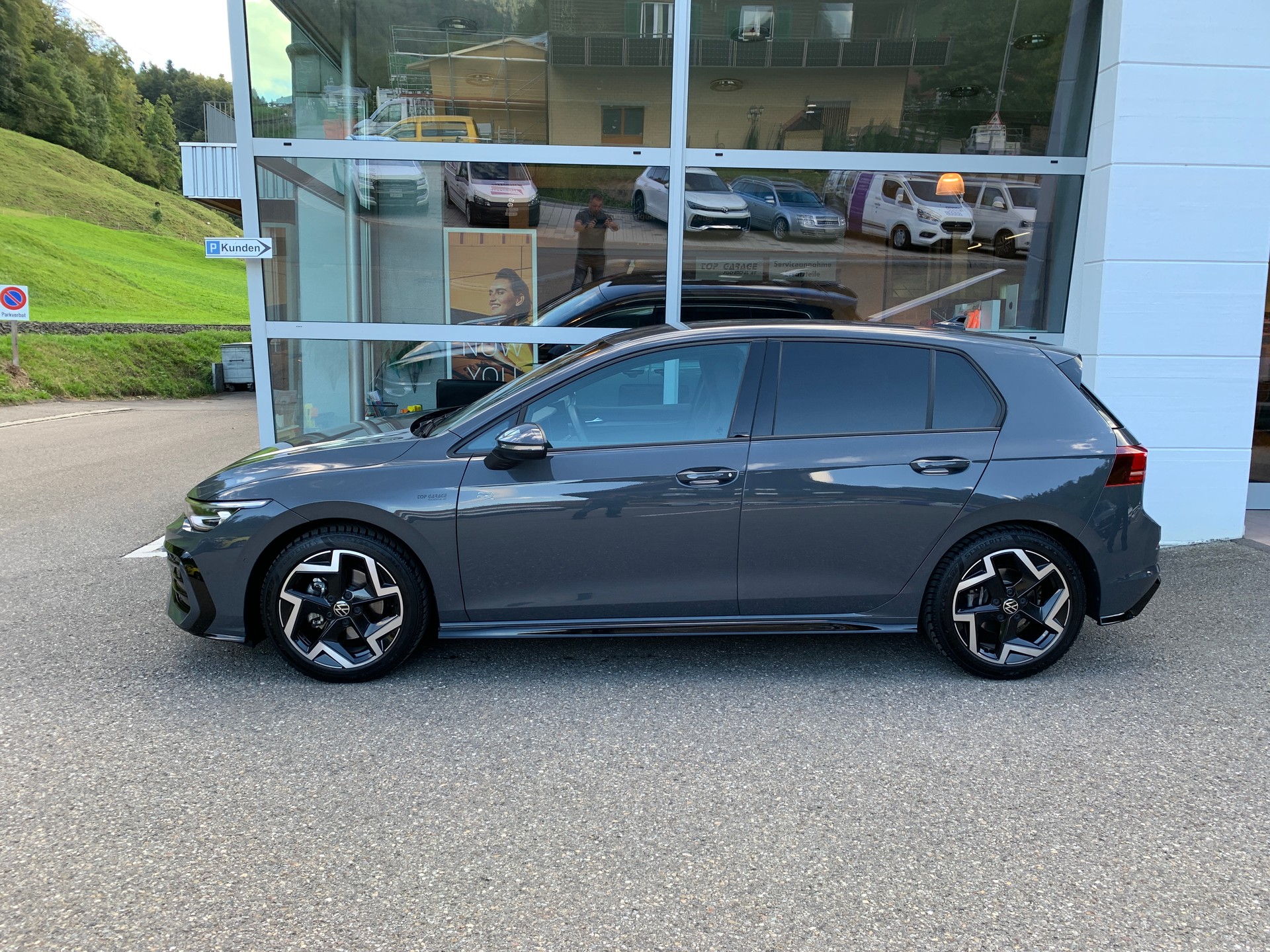 VW Golf 1.5 e TSI mHEV R-Line DSG-image-3