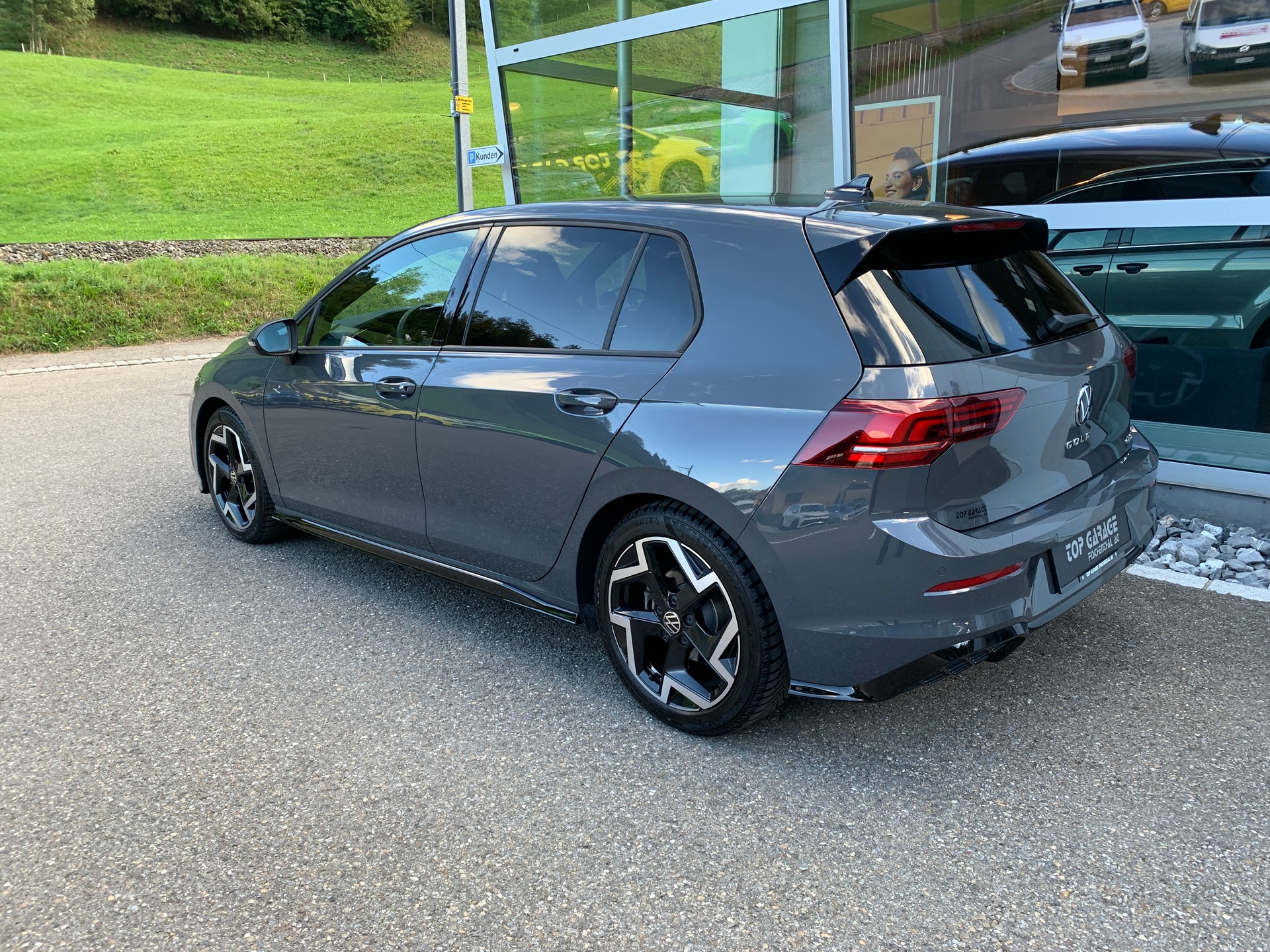 VW Golf 1.5 e TSI mHEV R-Line DSG-image-4