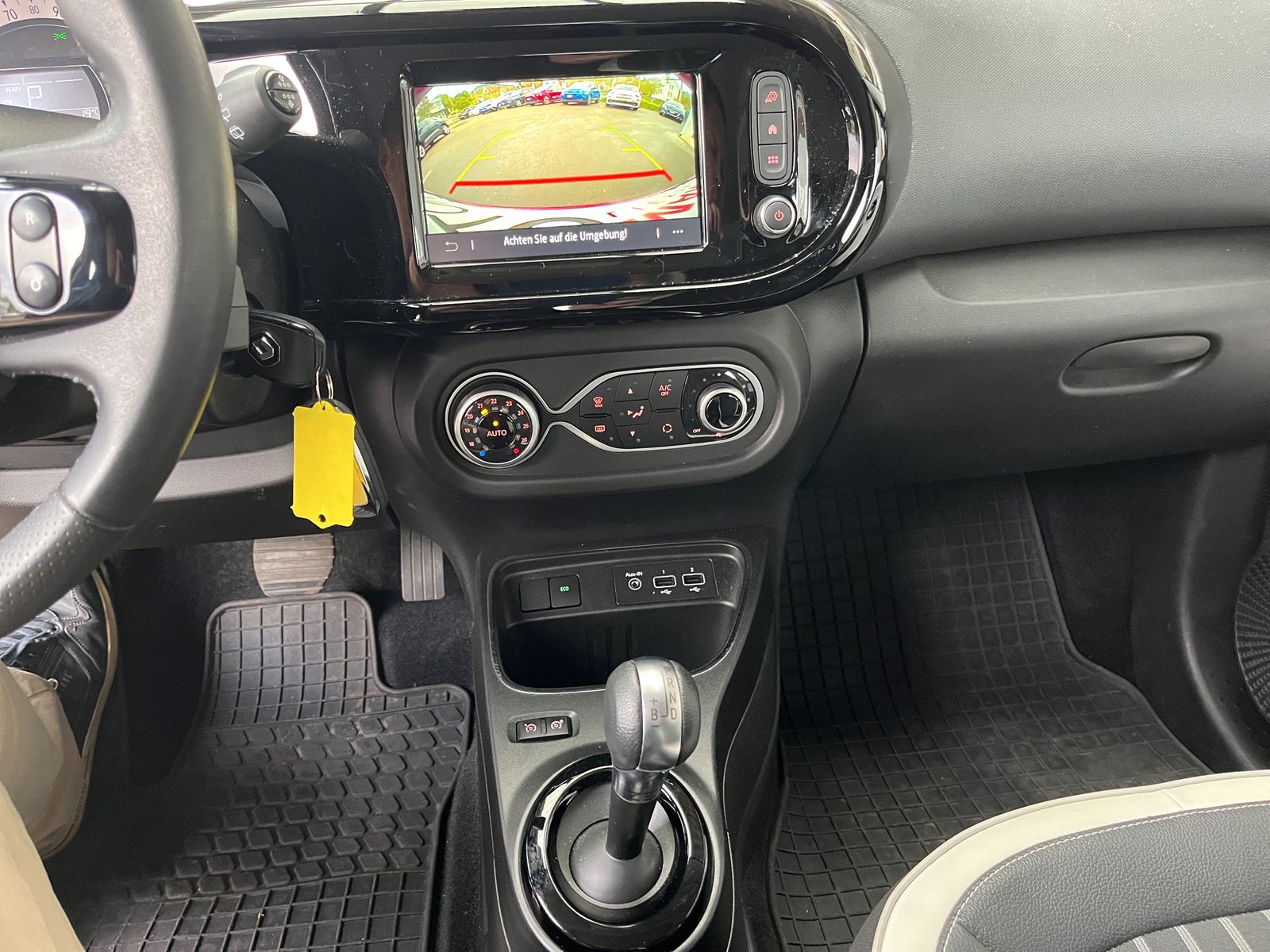 RENAULT Intens-image-8