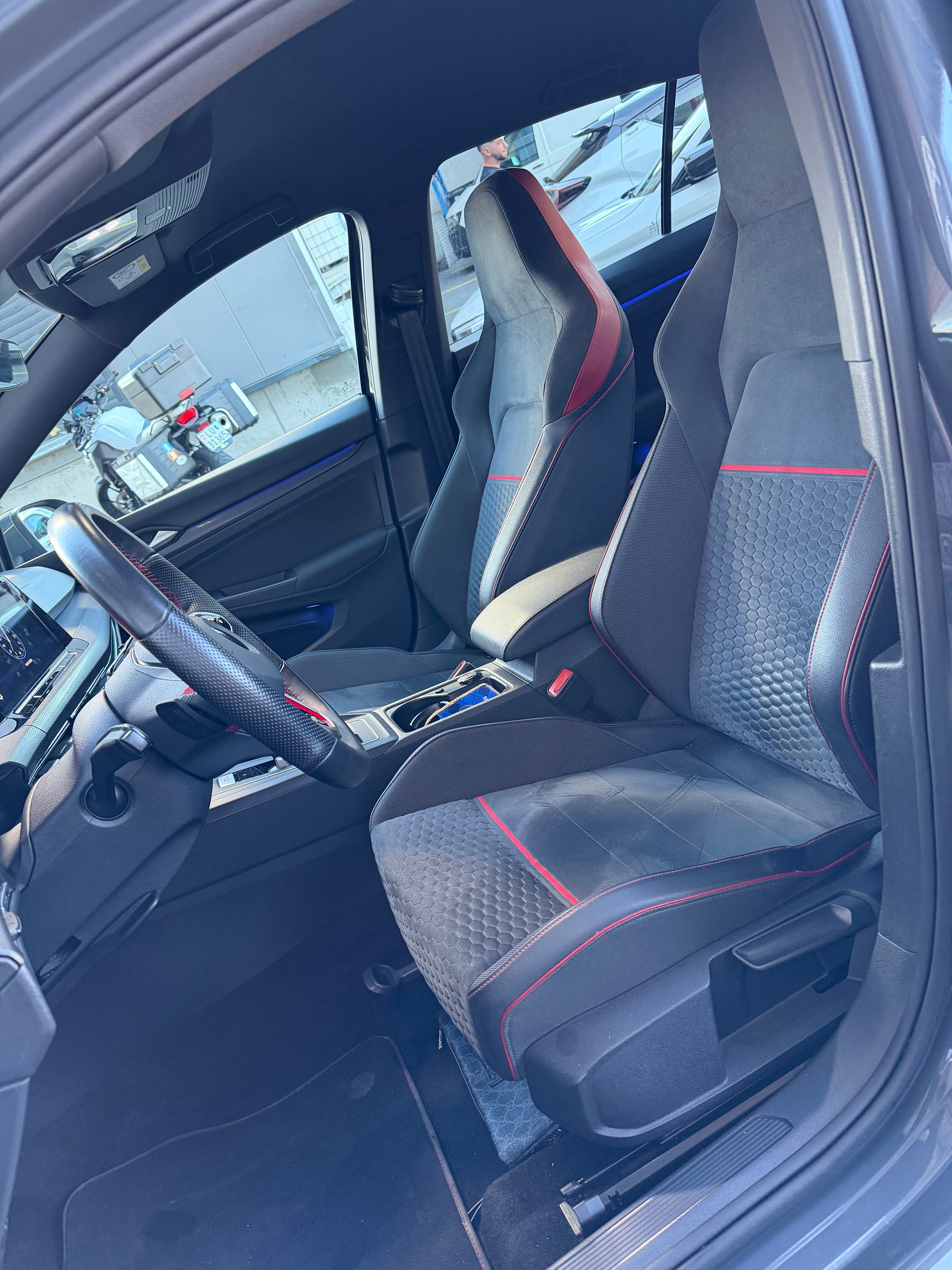 VW Golf 2.0 TSI GTI Clubsport DSG-image-4
