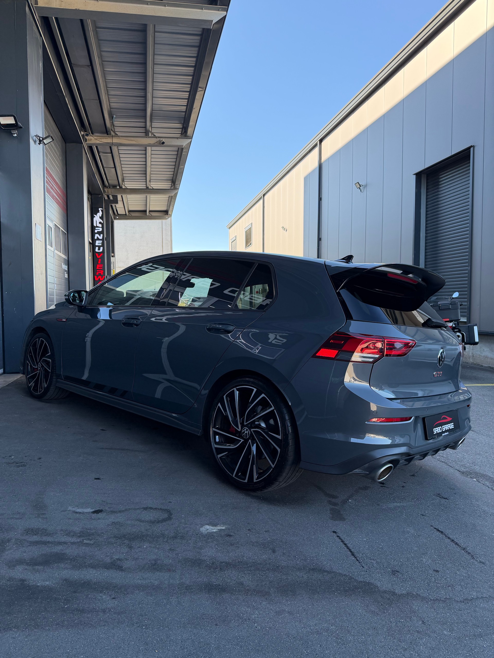 VW Golf 2.0 TSI GTI Clubsport DSG-image-3