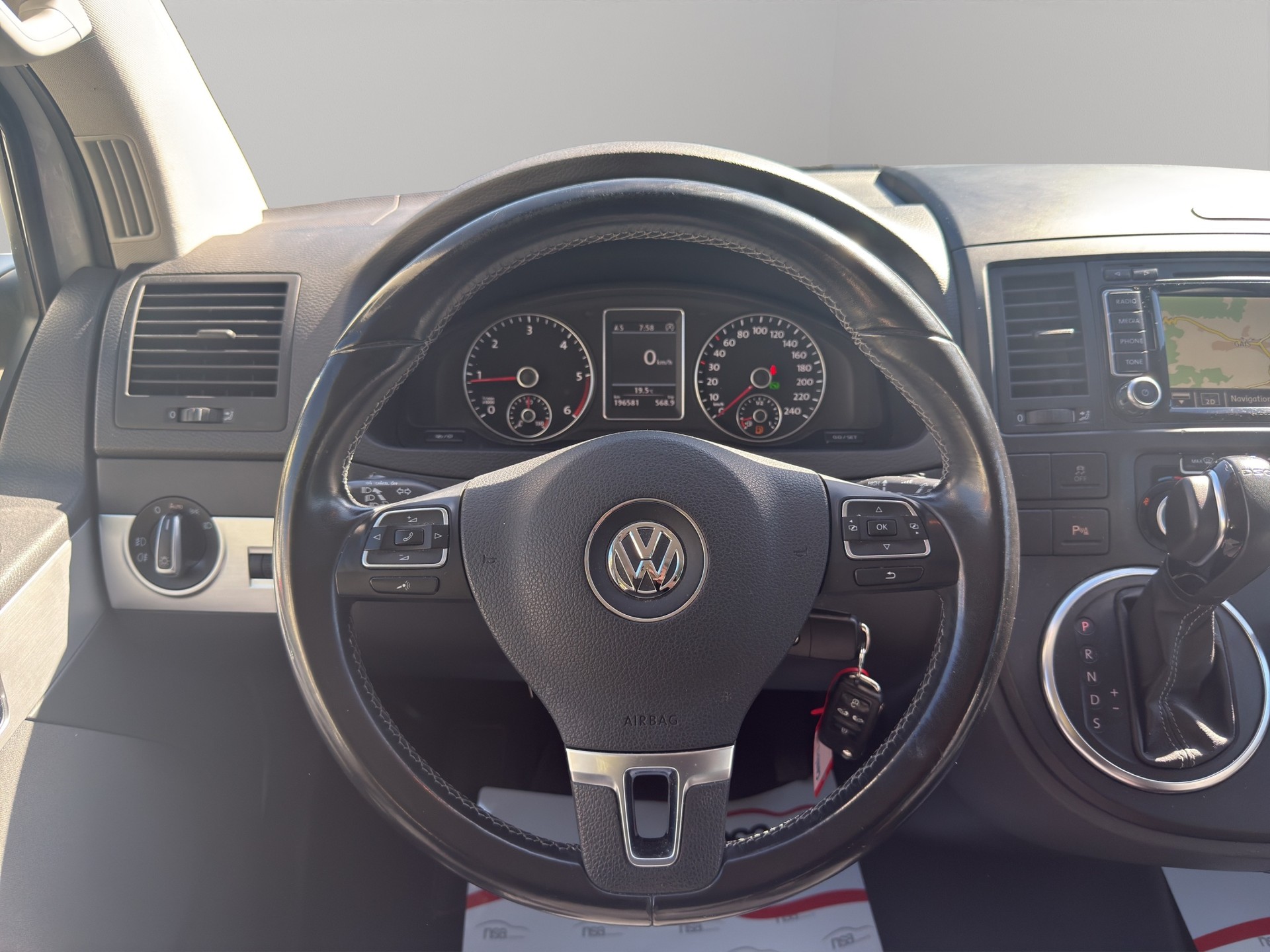 VW T5 Multivan 2.0 Bi-TDI CR CL Life 4Motion DSG-image-16