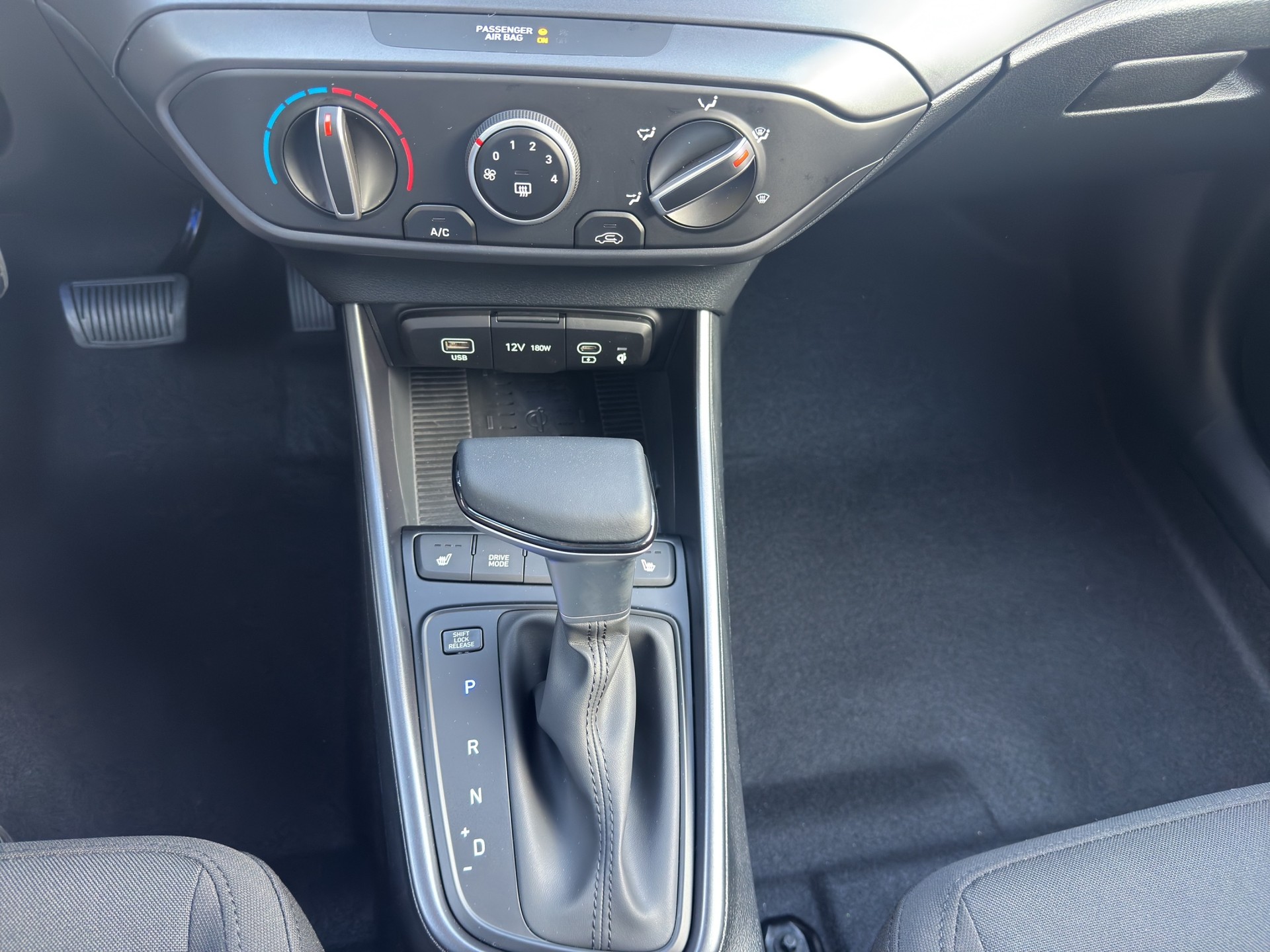 HYUNDAI i20 1.0 T-GDi Amp.GO! DCT-image-18