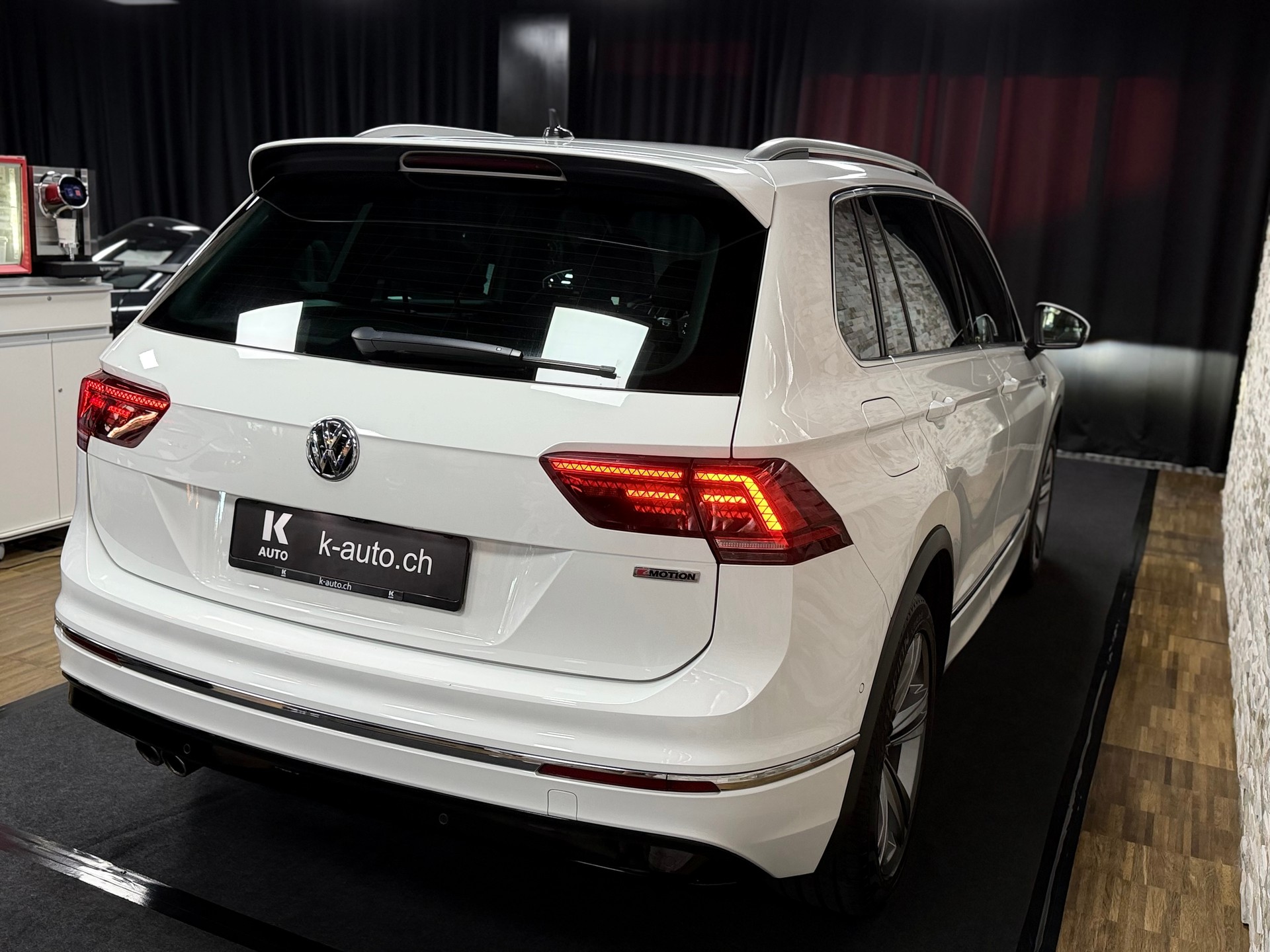 VW Tiguan 2.0 TDI SCR R-Line 4Motion DSG-image-4