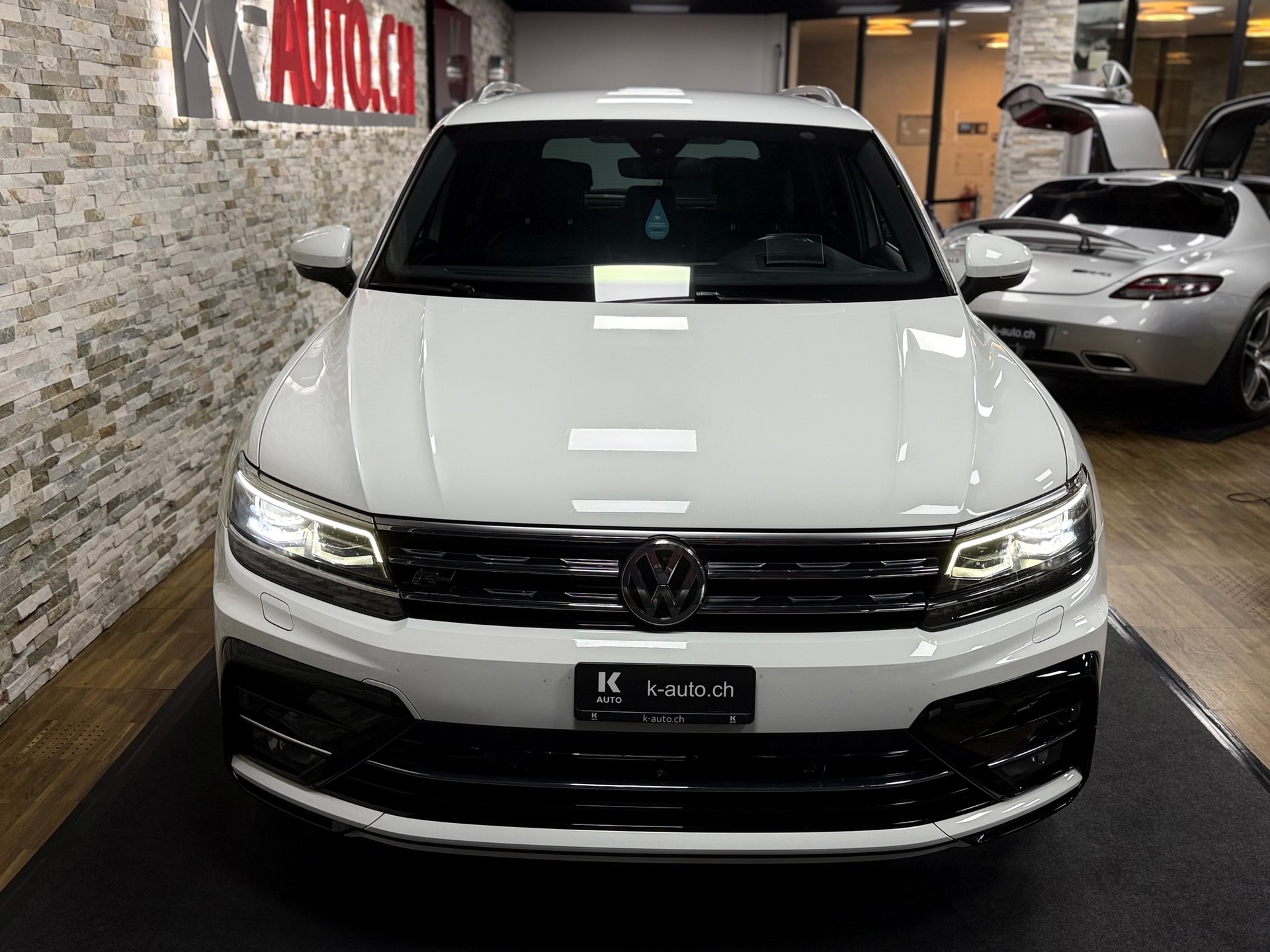 VW Tiguan 2.0 TDI SCR R-Line 4Motion DSG-image-5