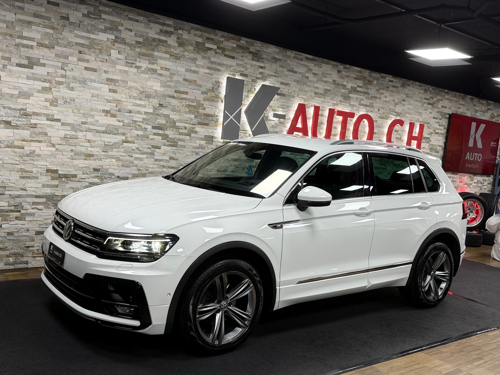 VW Tiguan 2.0 TDI SCR R-Line 4Motion DSG-image-0