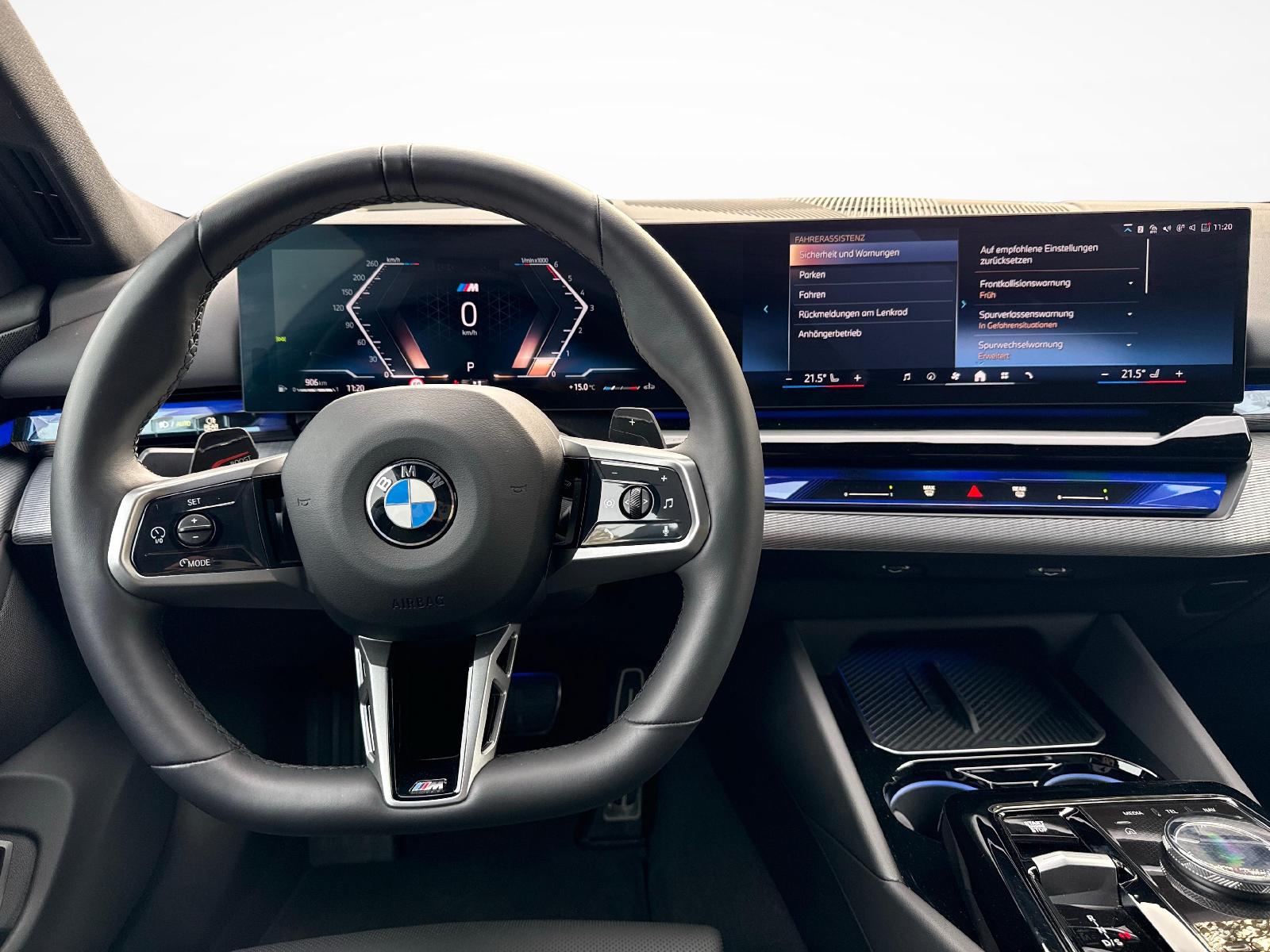 BMW 520d xDrive Touring-image-12