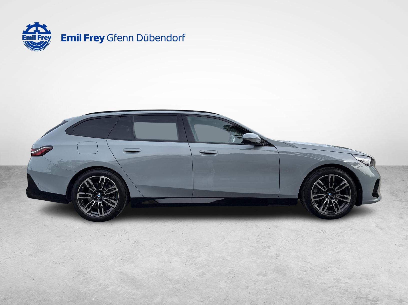 BMW 520d xDrive Touring-image-8