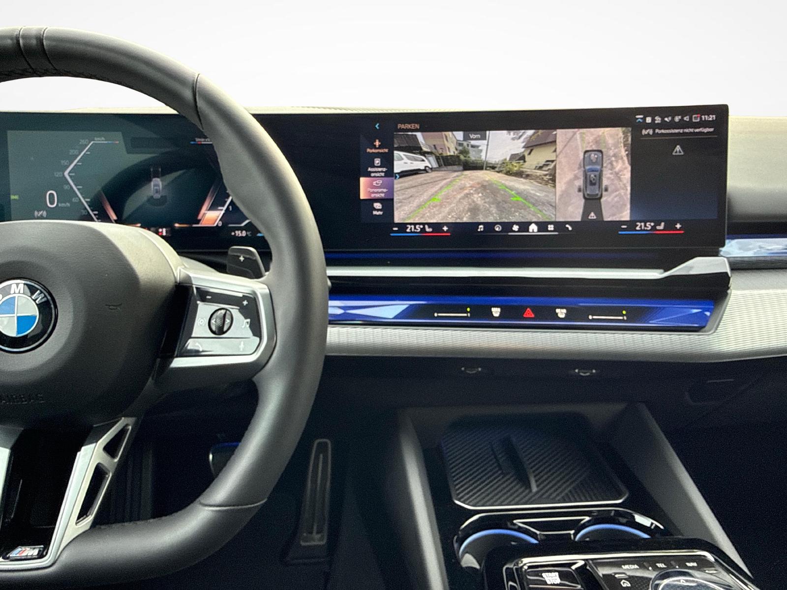 BMW 520d xDrive Touring-image-13