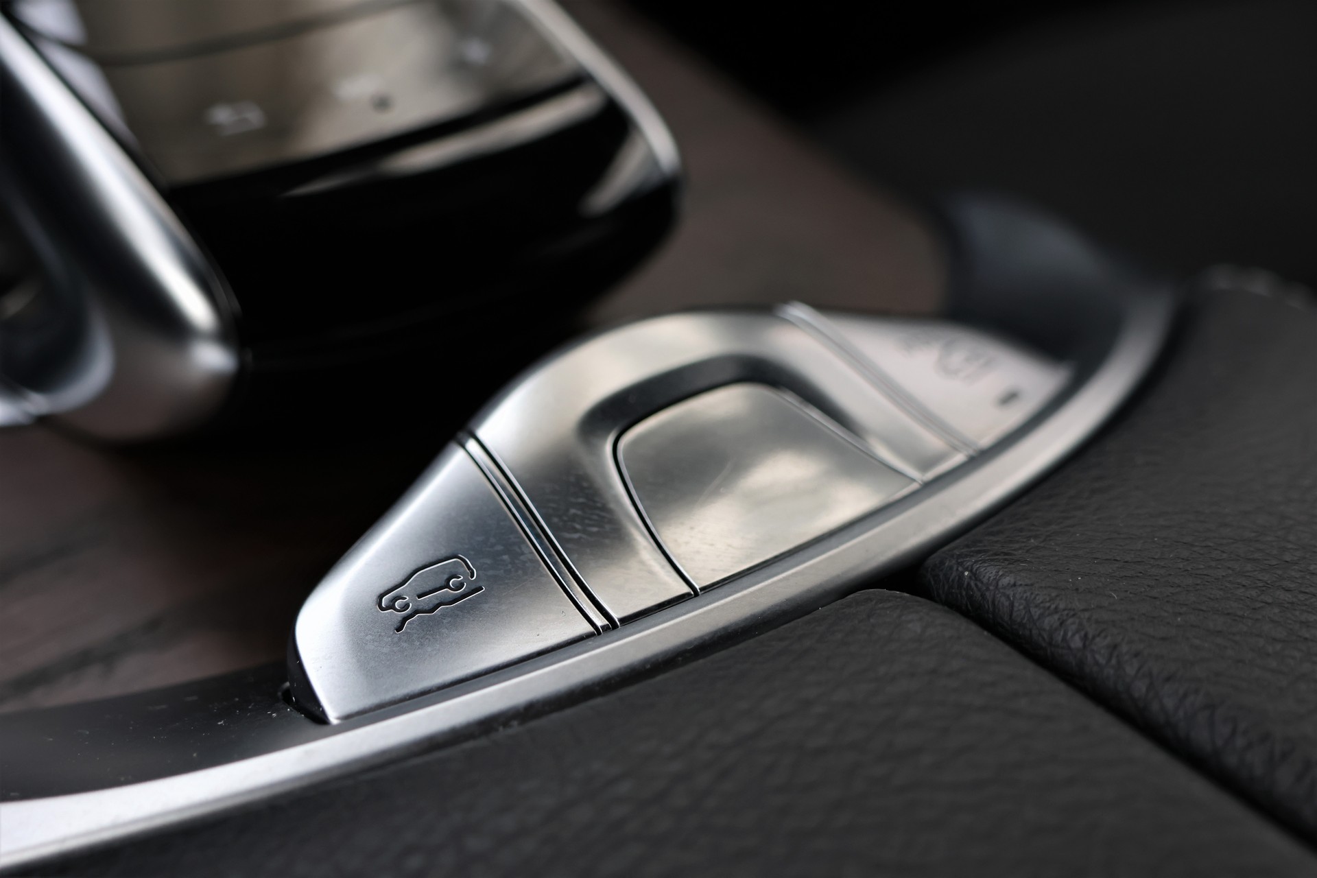 MERCEDES-BENZ GLC 250 d AMG Line 4Matic 9G-Tronic (CH)-image-28