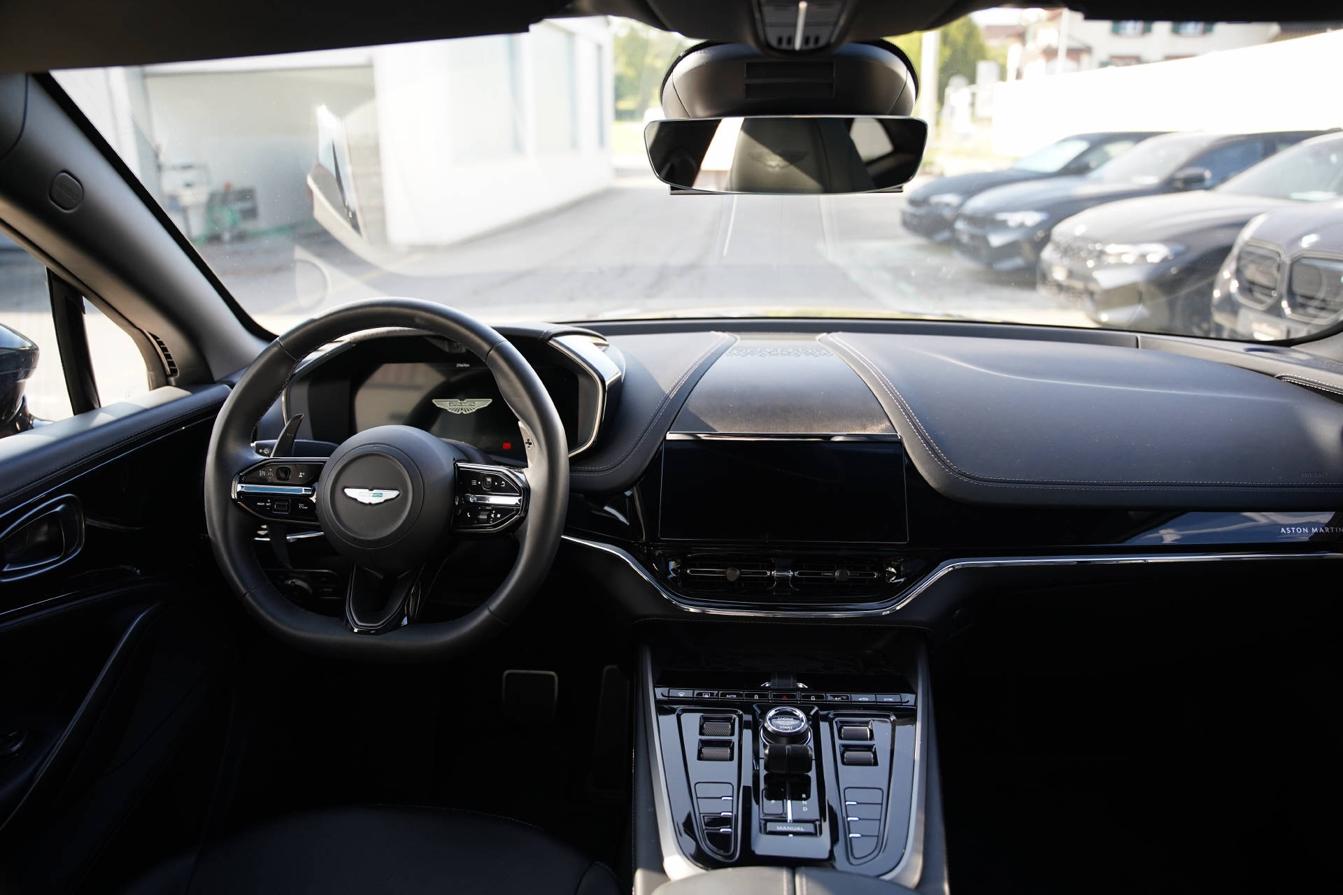ASTON MARTIN DBX S 4.0 V8 Bi-Turbo-image-11