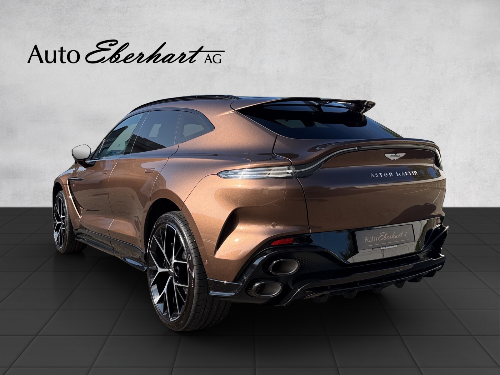 ASTON MARTIN DBX S 4.0 V8 Bi-Turbo-showroom-element-1