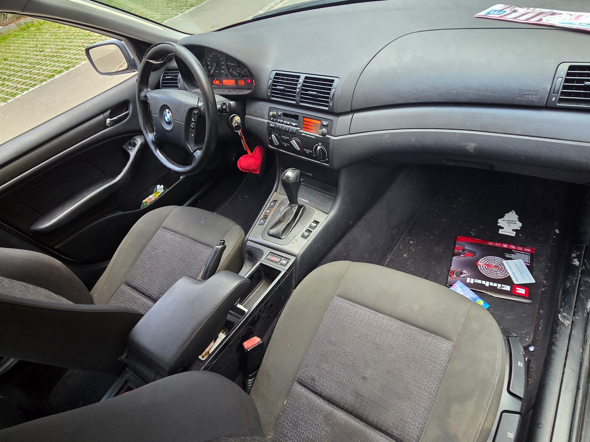 BMW 320d-image-6