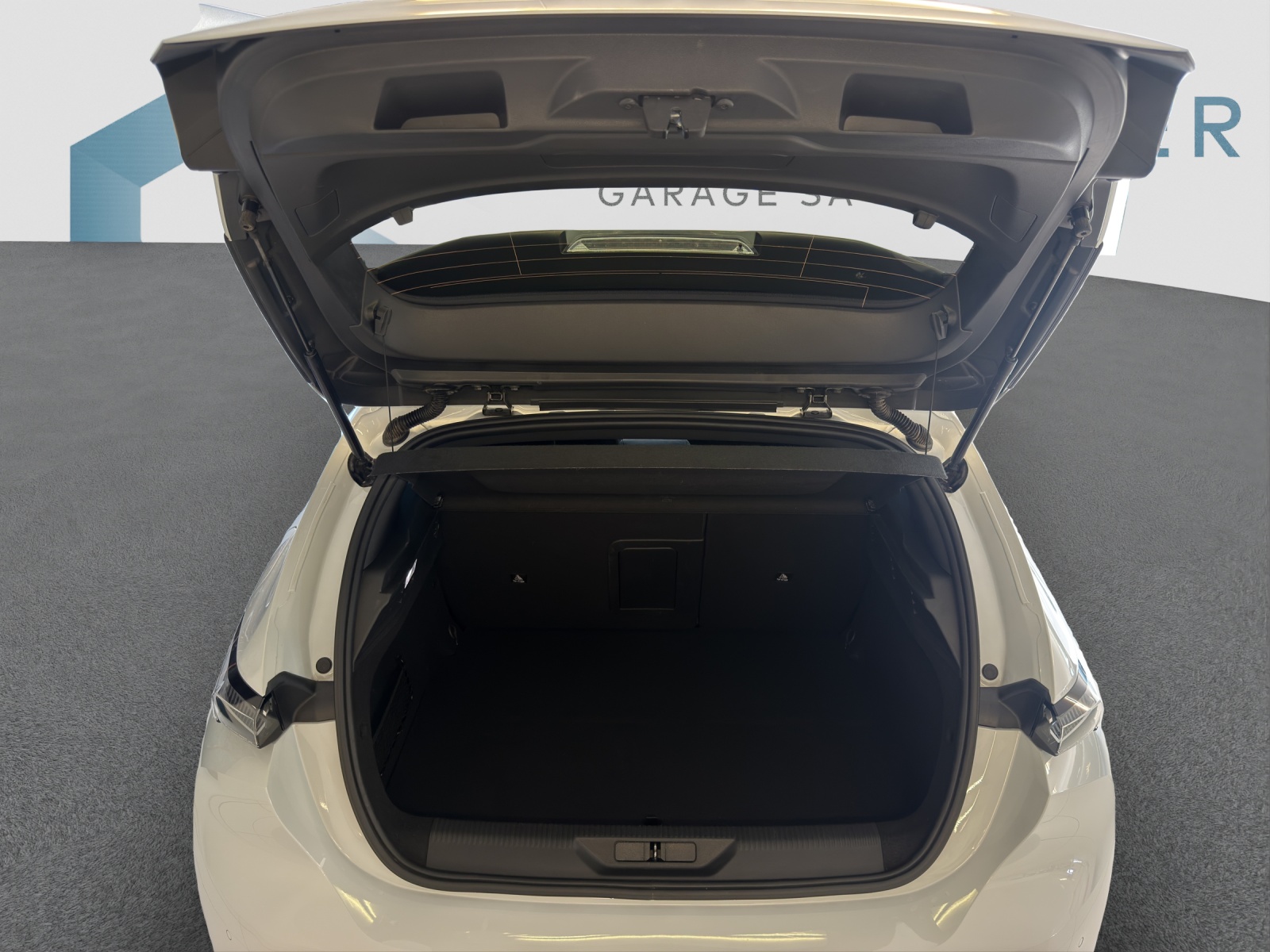 PEUGEOT 308 1.6 PHEV 180 GT-image-6
