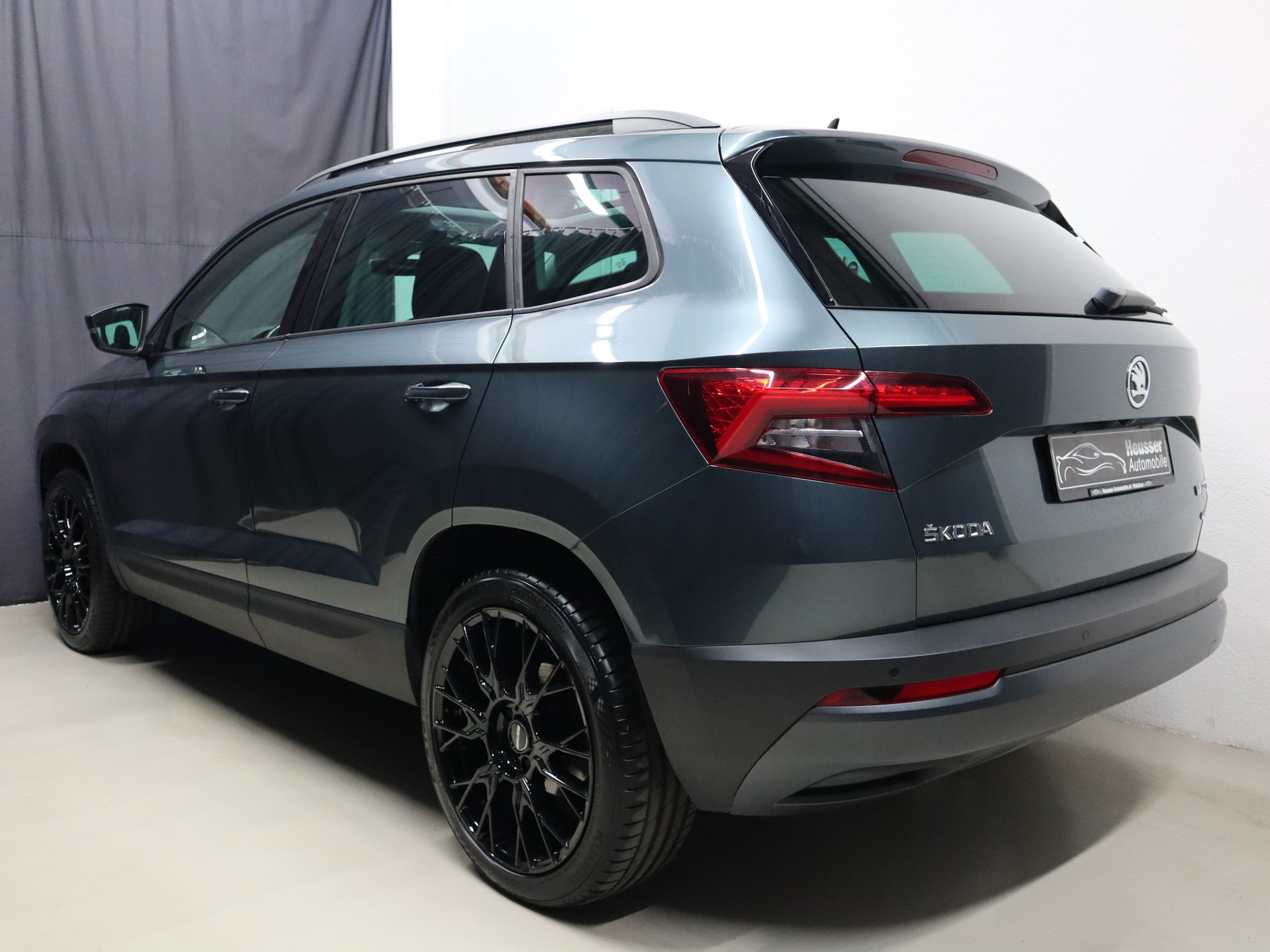 SKODA Karoq 2.0 TDI CR Style 4x4 DSG - Panorama - Navi - Kamera - 150 PS-image-3