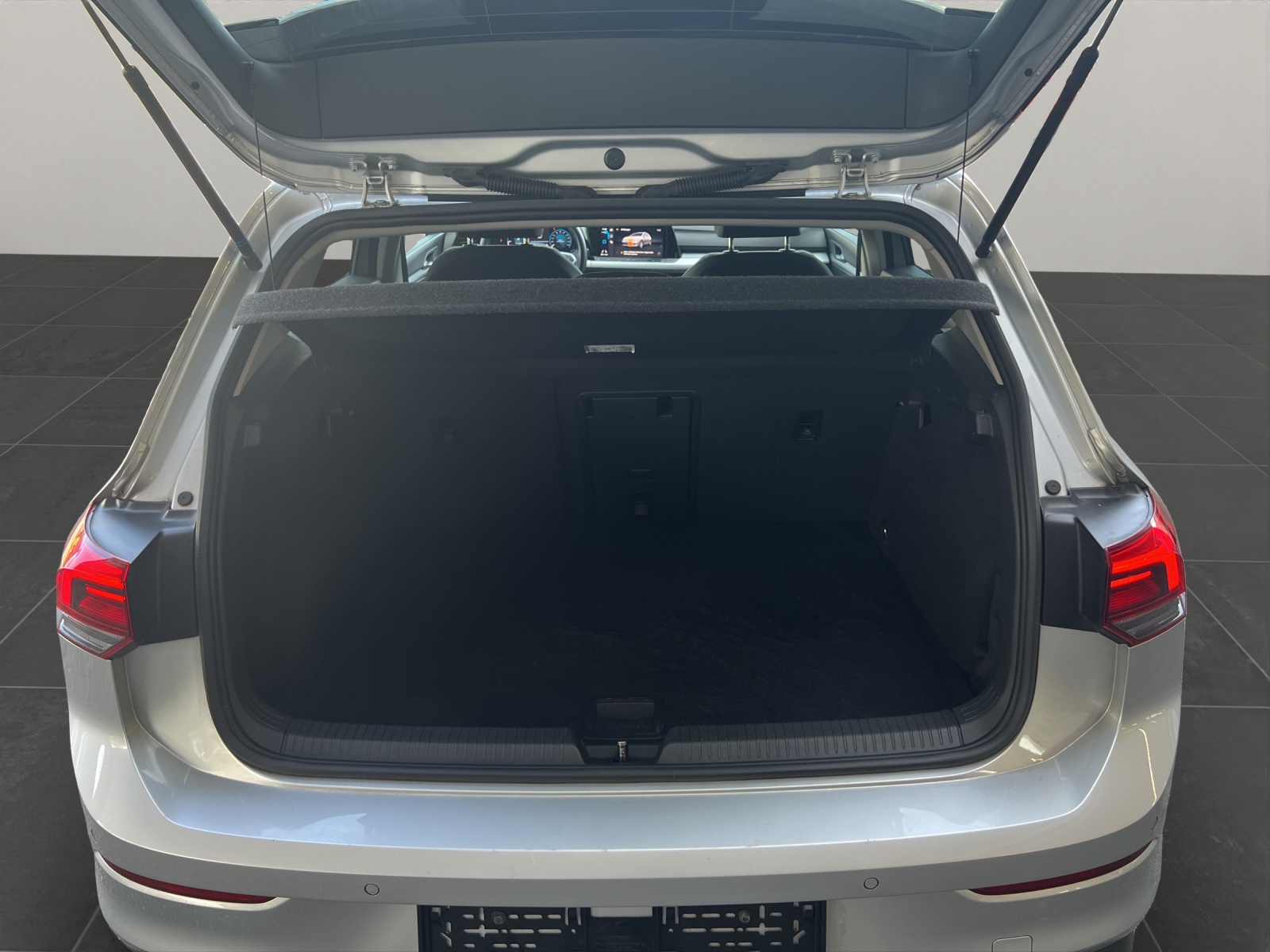 VW Golf VIII 1.0 TSI Life DSG-image-15