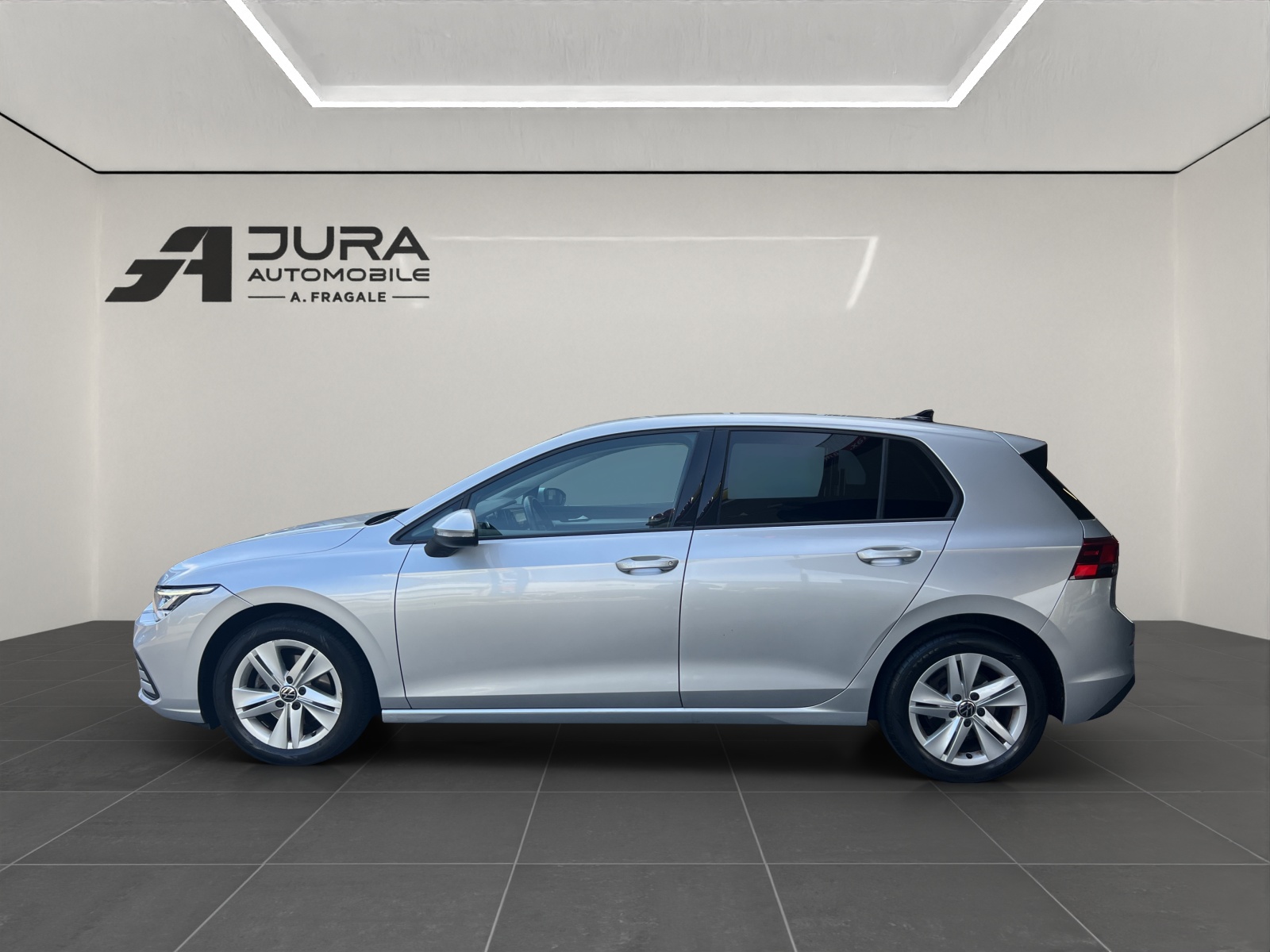 VW Golf VIII 1.0 TSI Life DSG-image-3