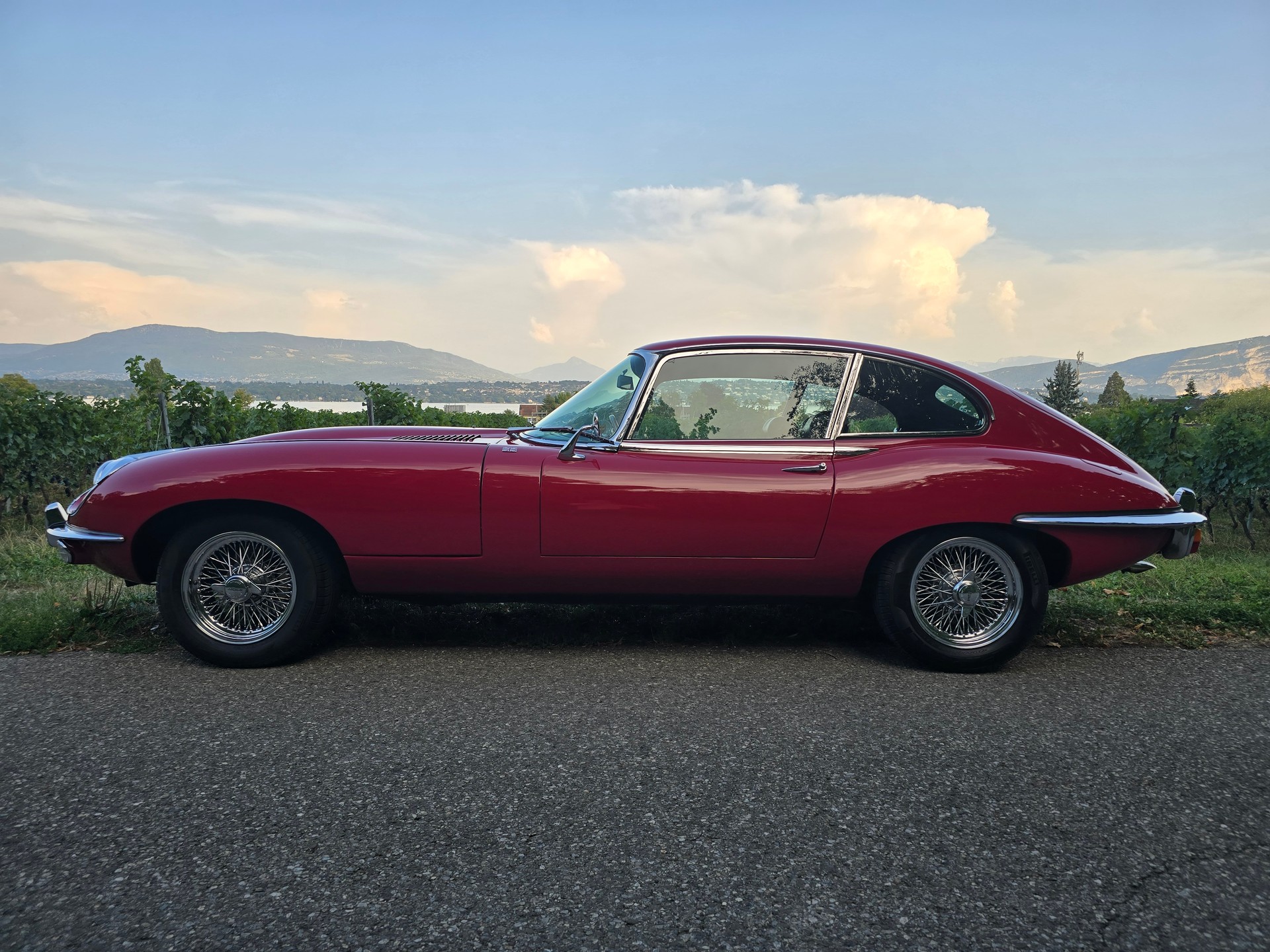 JAGUAR E-Type S2 Coupé-image-1