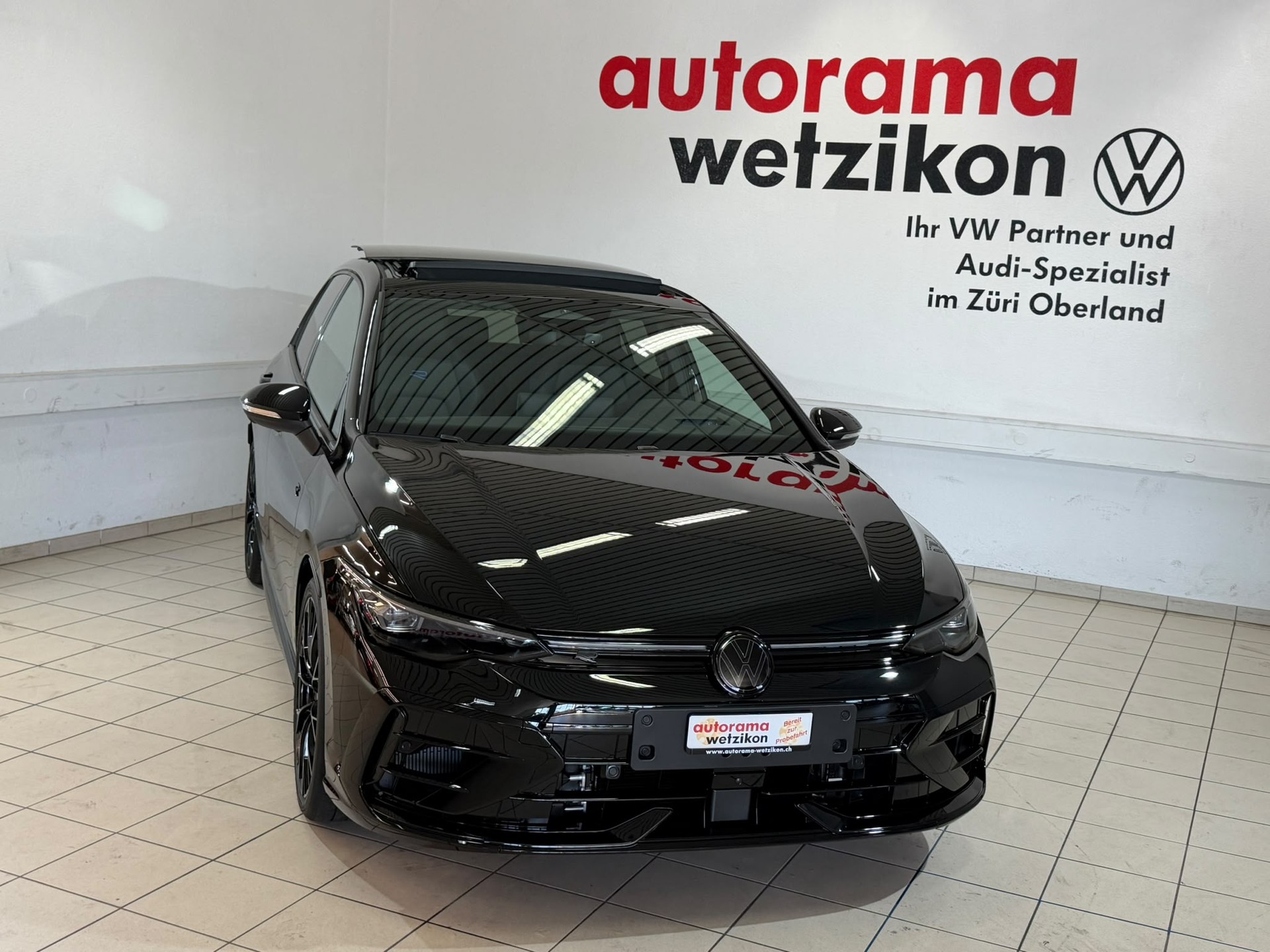 VW Golf 2.0 TSI R DSG 4 Motion-showroom-element-1