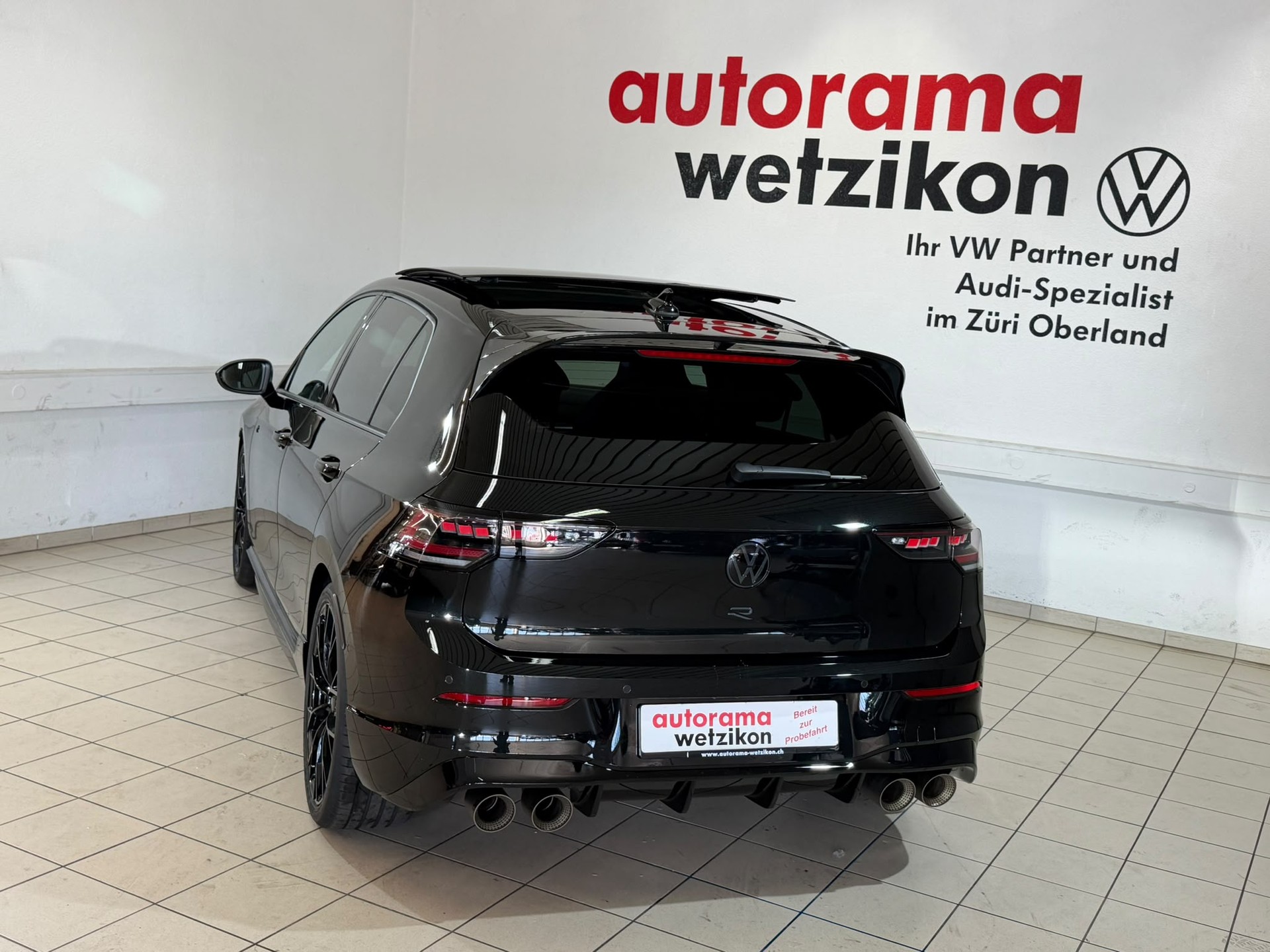VW Golf 2.0 TSI R DSG 4 Motion-showroom-element-3