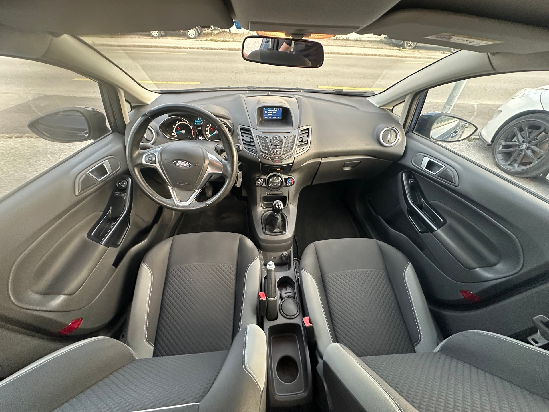 FORD Fiesta 1.0 SCTi Titanium-image-6