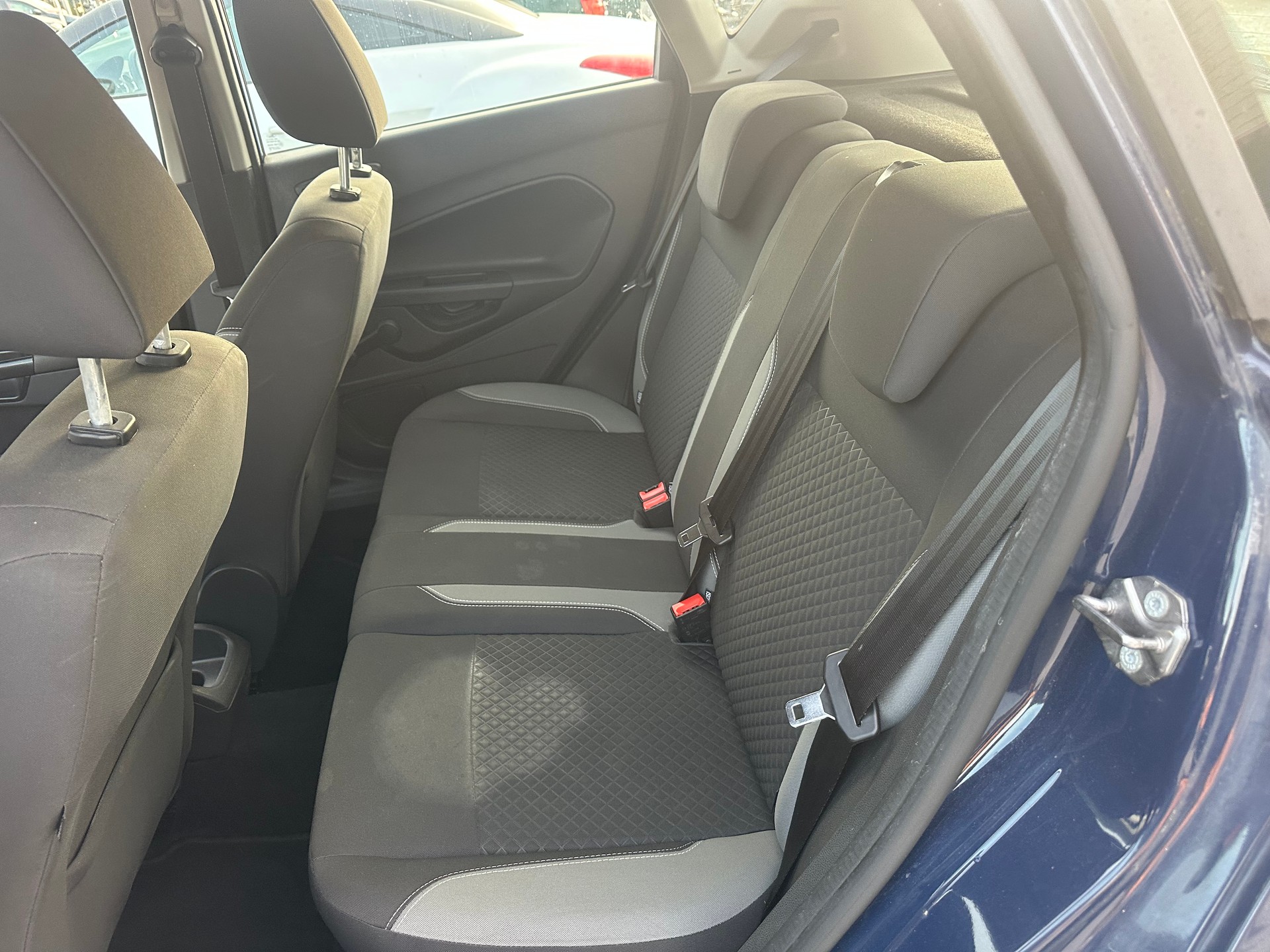 FORD Fiesta 1.0 SCTi Titanium-image-10