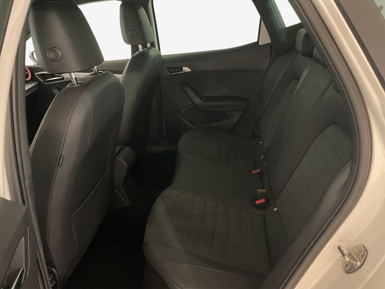 SEAT Arona 1.0 TSI Eco Move FR DSG-image-11