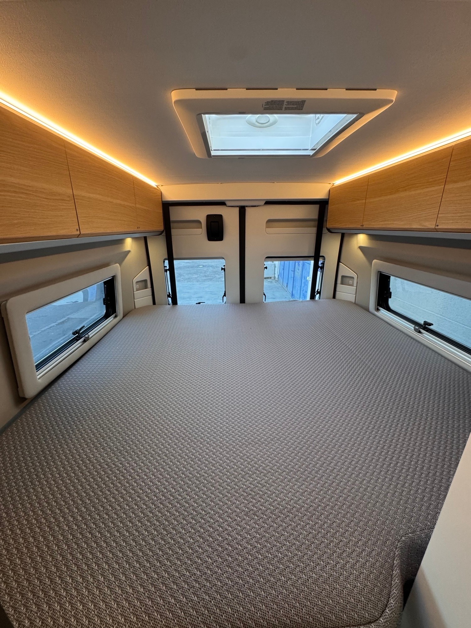 ADRIA Twin Select 640 SGX Swiss Edtion-image-5