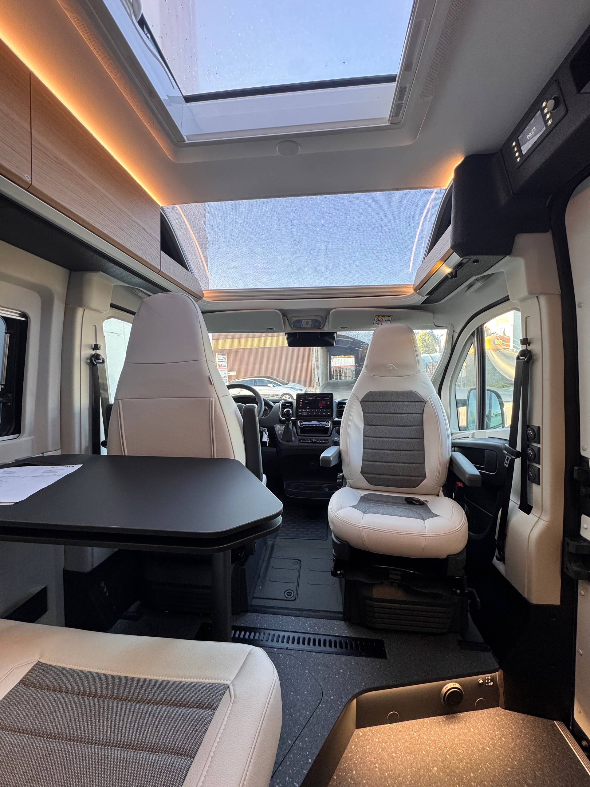 ADRIA Twin Select 640 SGX Swiss Edtion-image-3