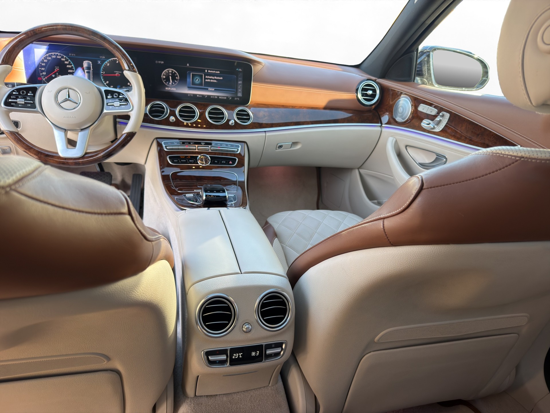 MERCEDES-BENZ E 220 d Swiss Star AMG Line 4Matic 9G-Tronic-image-14