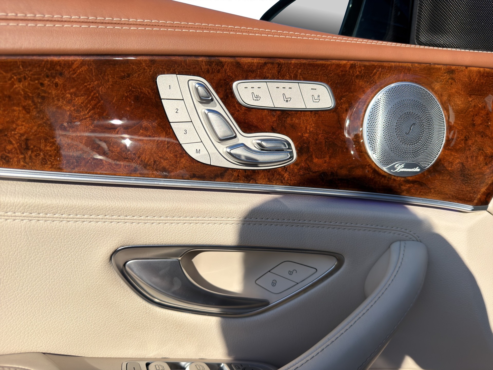 MERCEDES-BENZ E 220 d Swiss Star AMG Line 4Matic 9G-Tronic-image-13