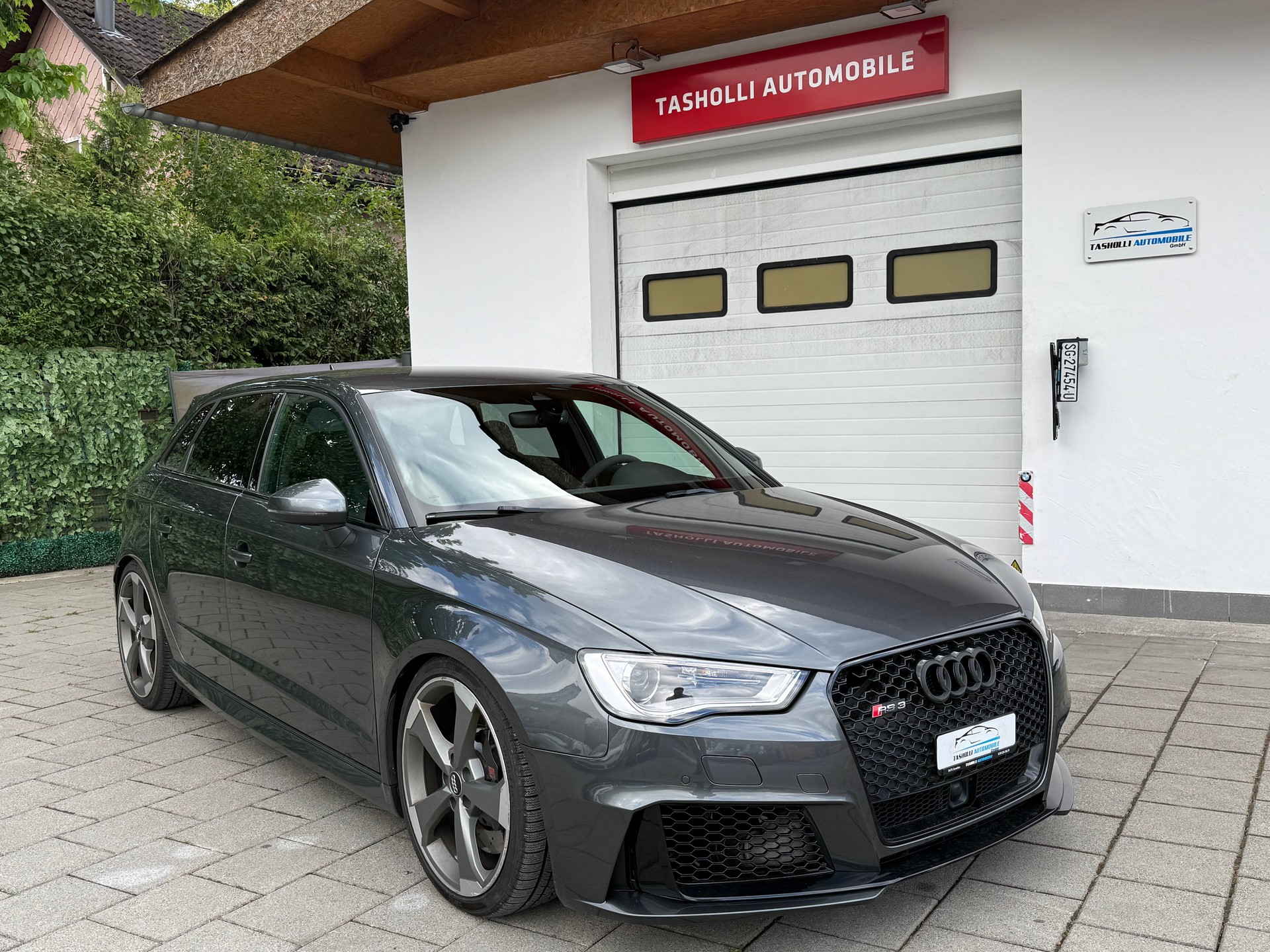 AUDI RS3 2.5 TSI quattro S-tronic-image-0