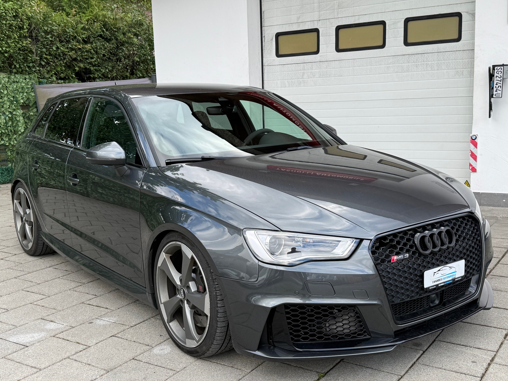 AUDI RS3 2.5 TSI quattro S-tronic-image-1