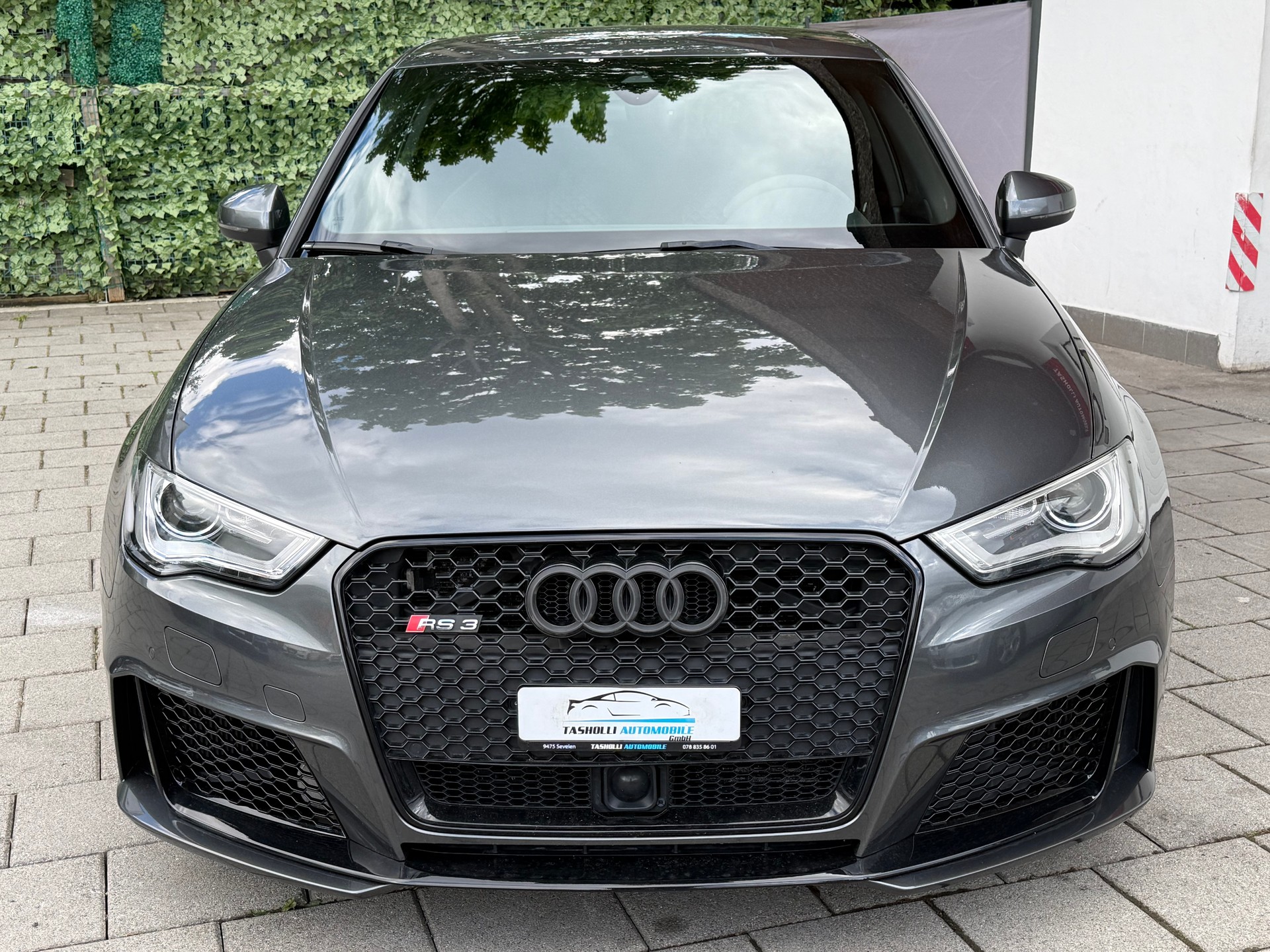 AUDI RS3 2.5 TSI quattro S-tronic-image-2