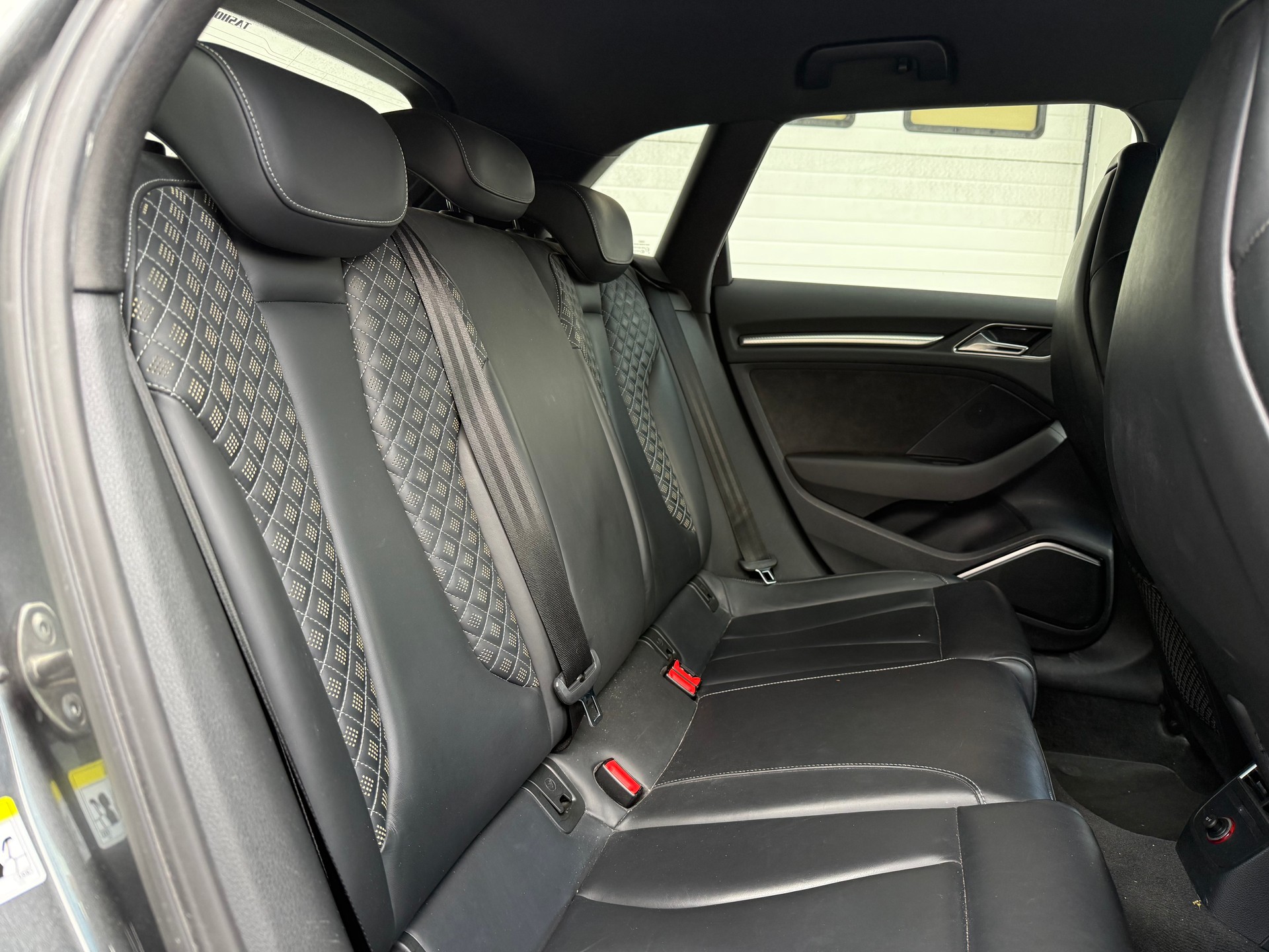 AUDI RS3 2.5 TSI quattro S-tronic-image-13