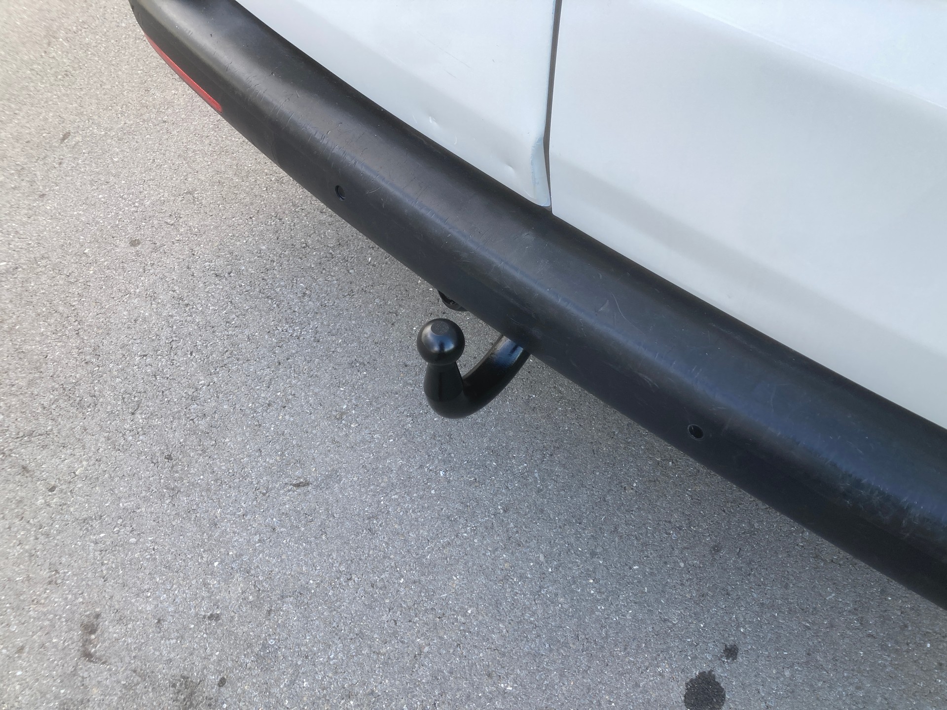 VW T6.1 2.0 TDI mit Dachträger und Anhängerkupplung-image-4