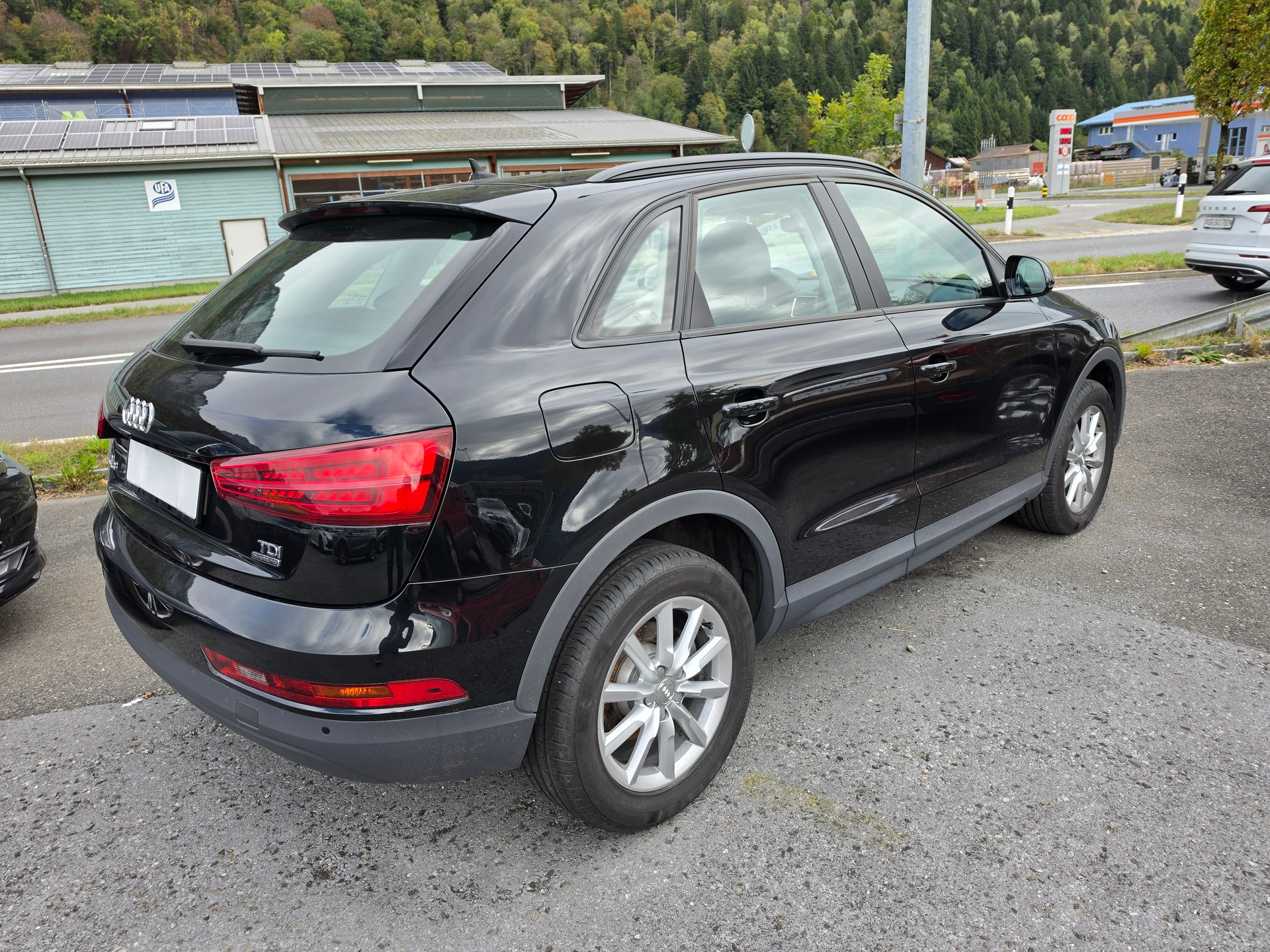 AUDI Q3 2.0 TDI sport quattro S-tronic-image-2