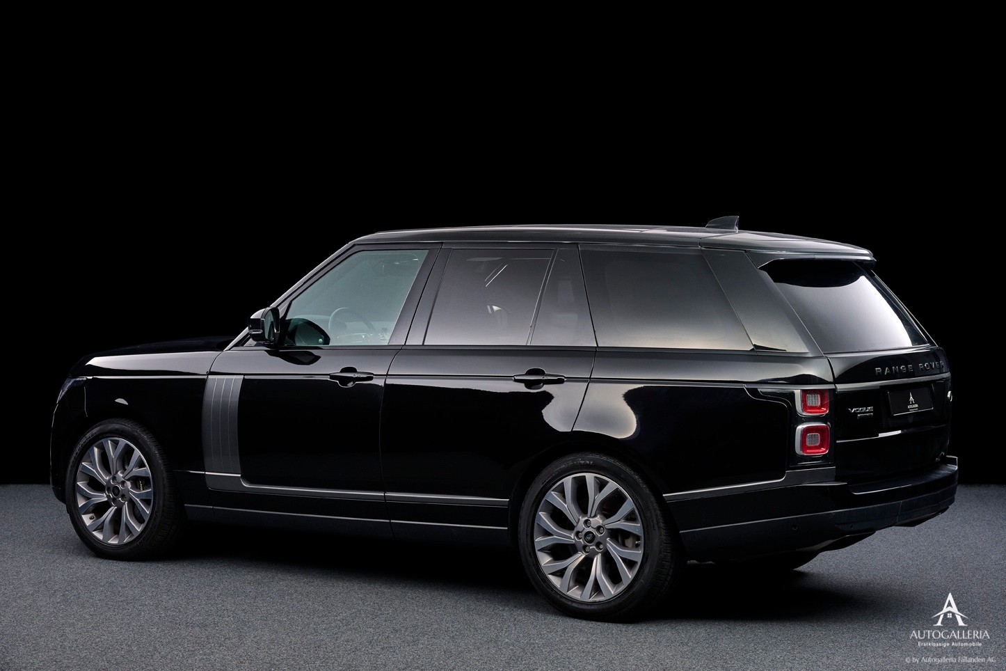 LAND ROVER Range Rover 4.4 SDV8 Vogue Automatic-image-3