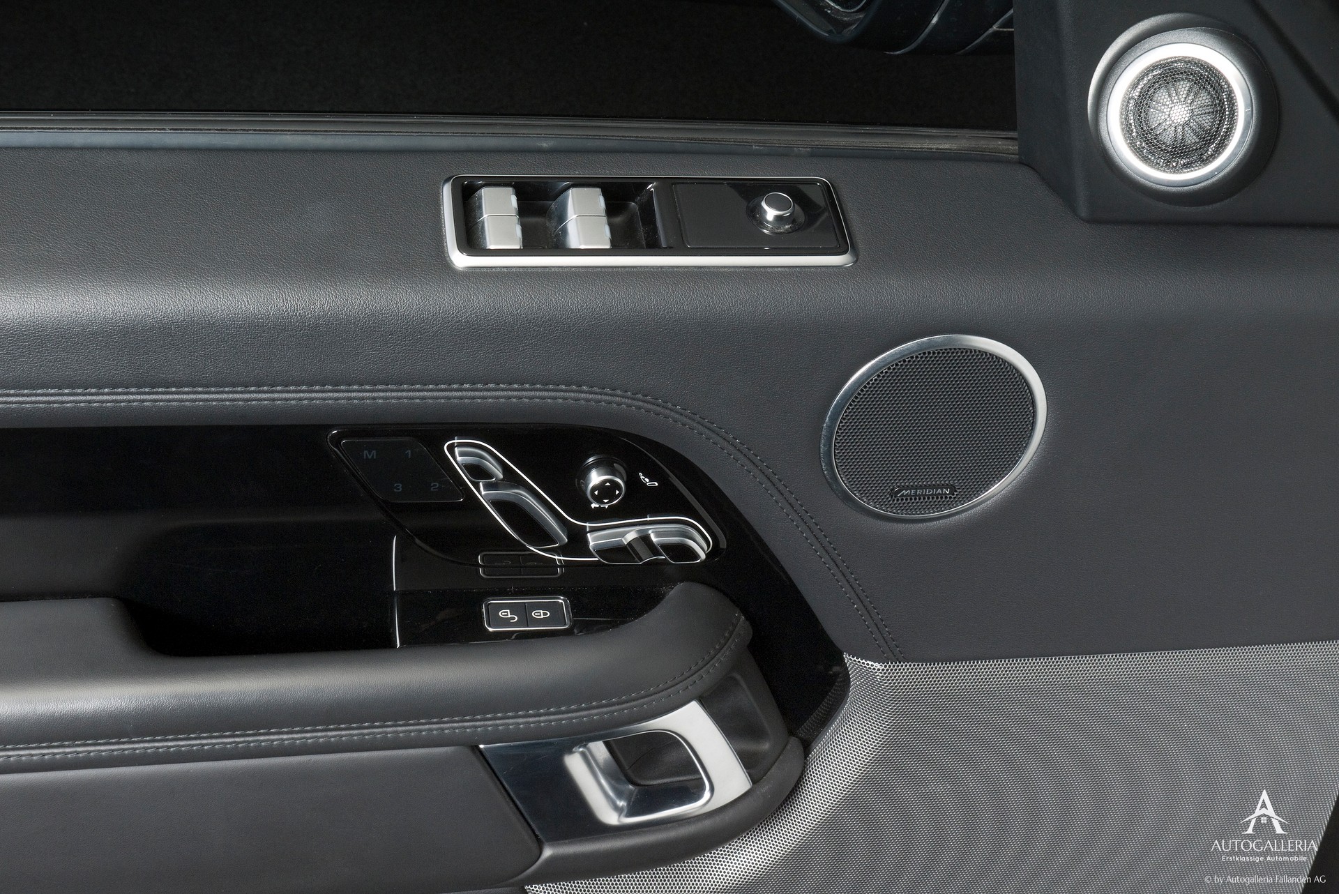 LAND ROVER Range Rover 4.4 SDV8 Vogue Automatic-image-9
