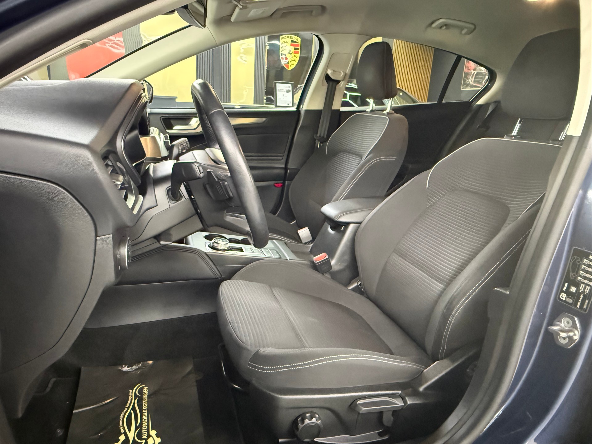 FORD Focus 1.0 SCTi Business Automatic-image-9