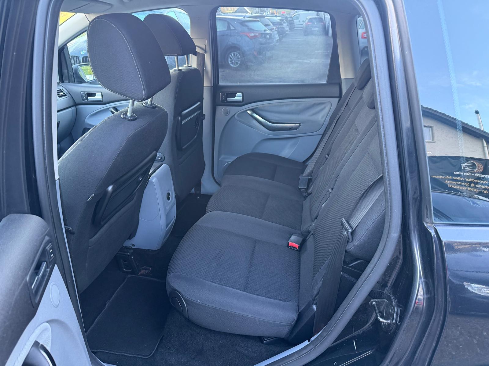 FORD C-Max 2.0 16V Titanium Automatic-image-5