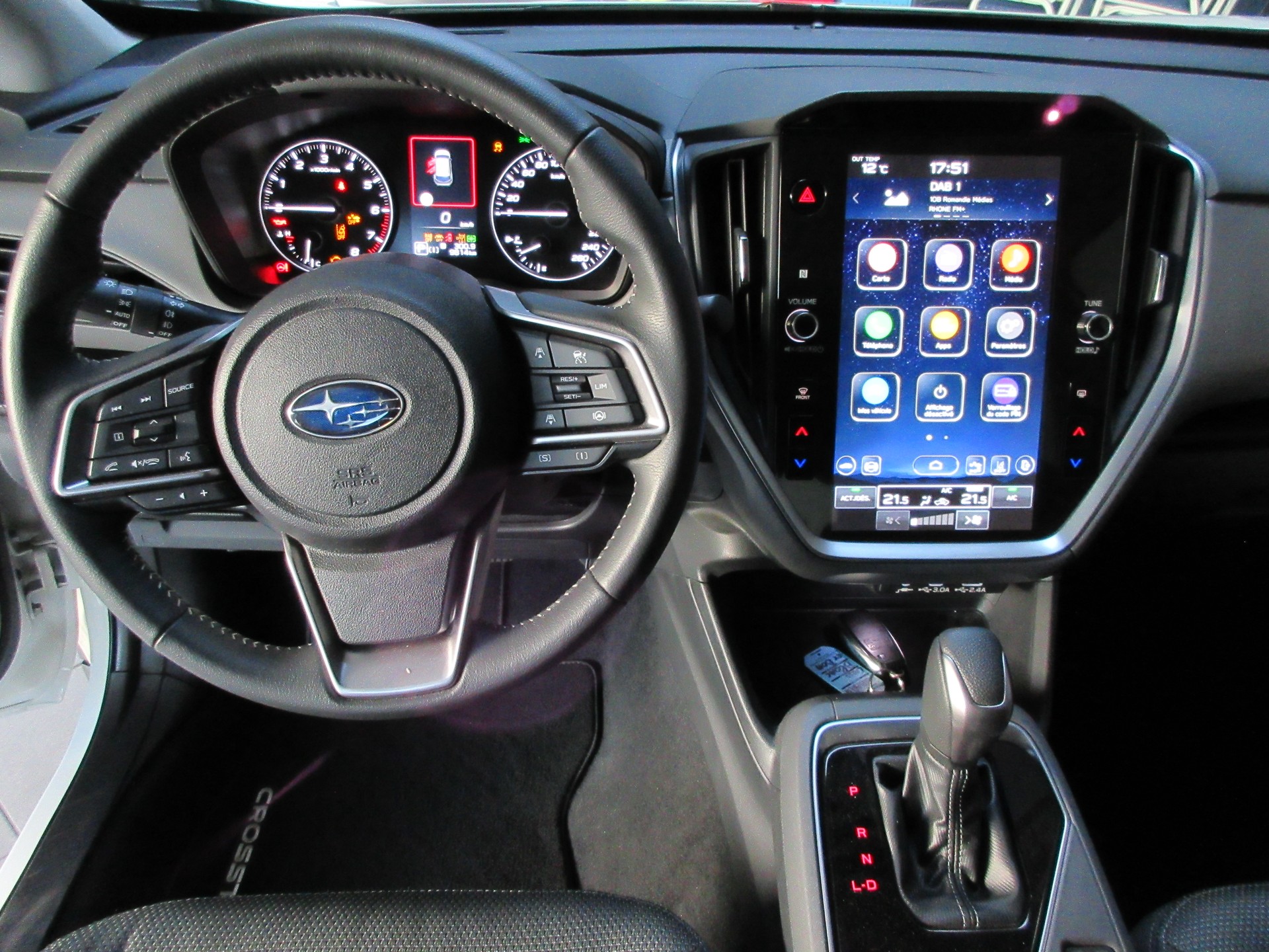 SUBARU Crosstrek 2.0 e-Boxer Swiss Plus AWD Lineartronic-image-3