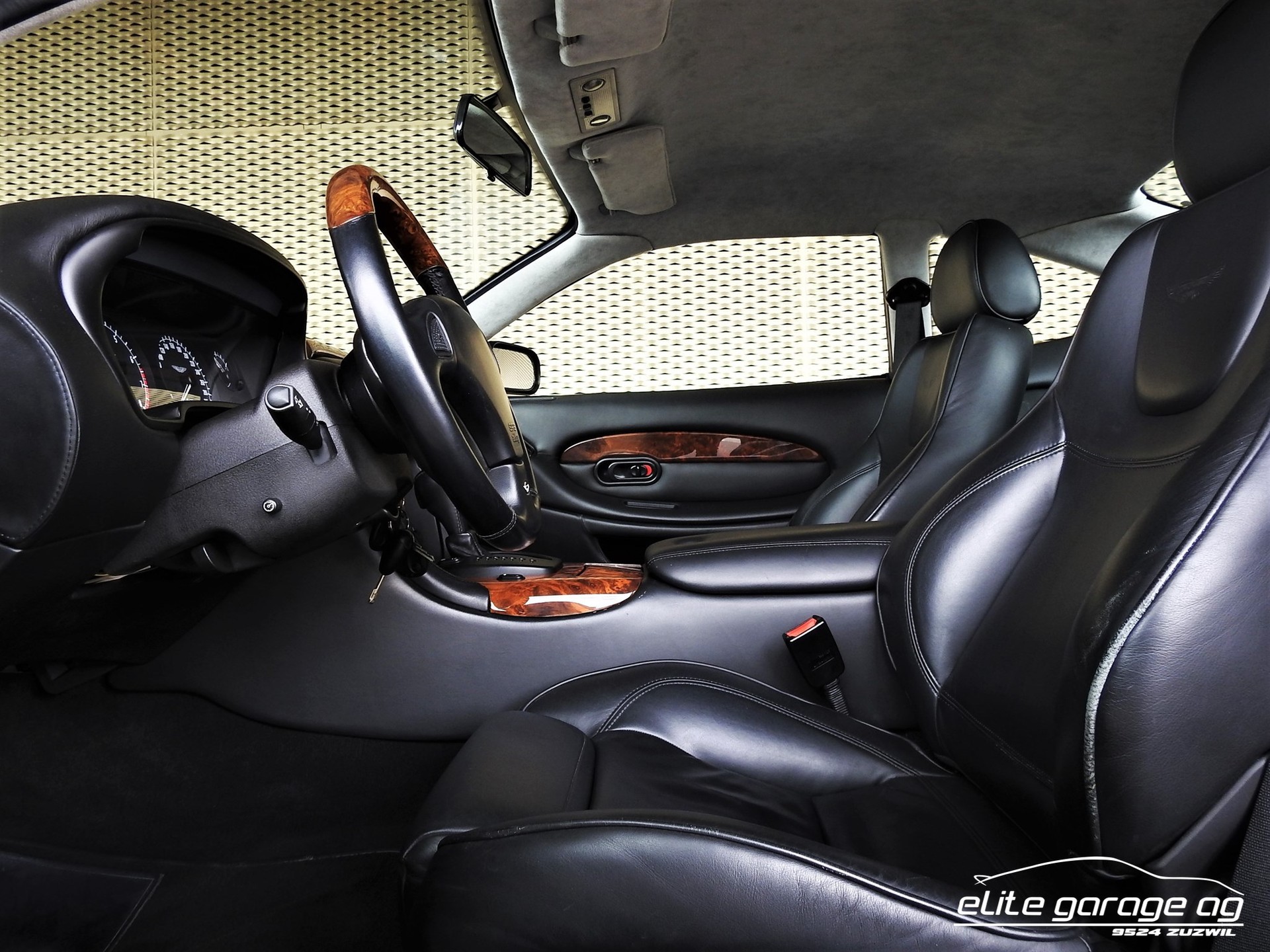 ASTON MARTIN DB7 Vantage-image-12