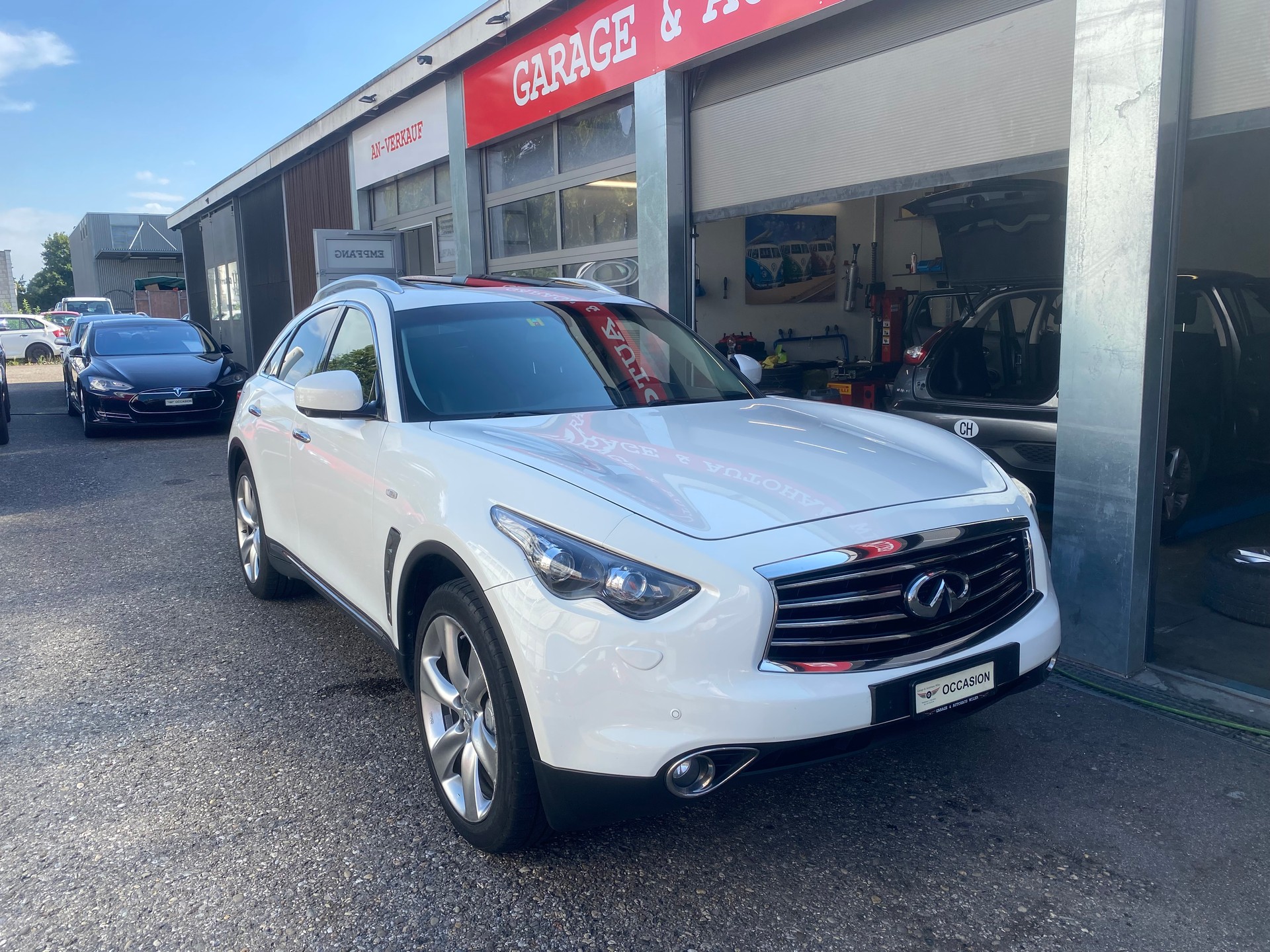 INFINITI FX37 S AWD Automatic-image-2